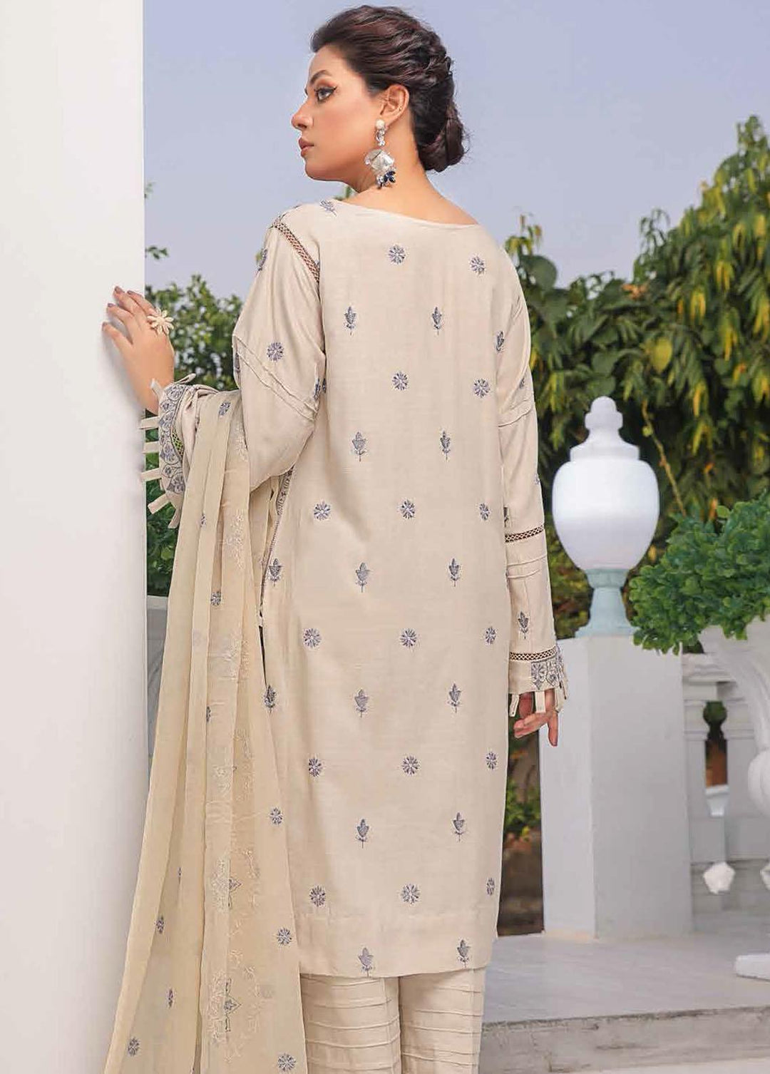 Mahnur Embroidered Linen Suits Unstitched 3 Piece MN22LN ML-07 - Winter Collection