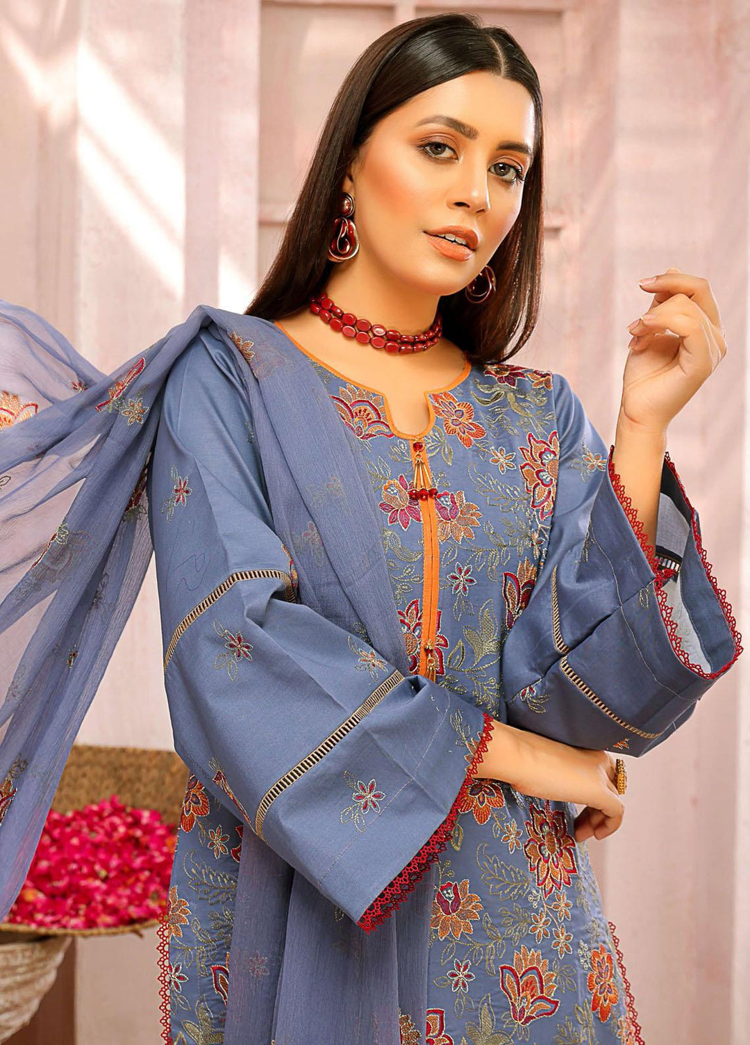 Mahnur Embroidered Lawn Suits Unstitched 3 Piece MN22EB 01 - Luxury Collection