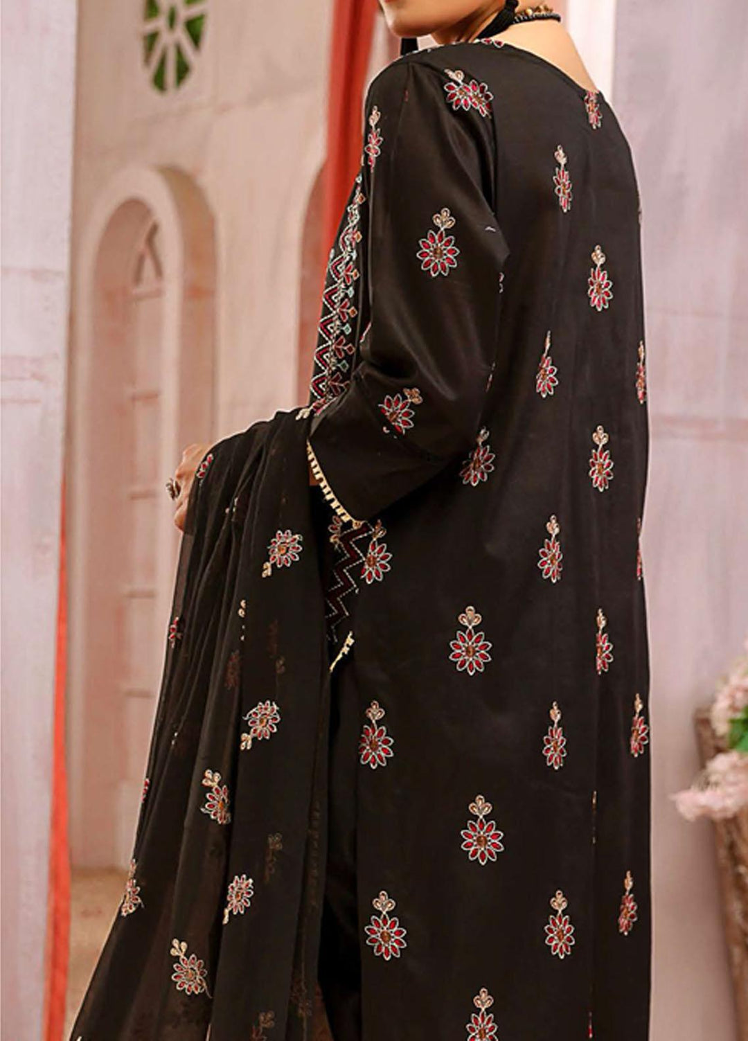 Mahnur Embroidered Lawn Suits Unstitched 3 Piece MN22EB 09 - Luxury Collection