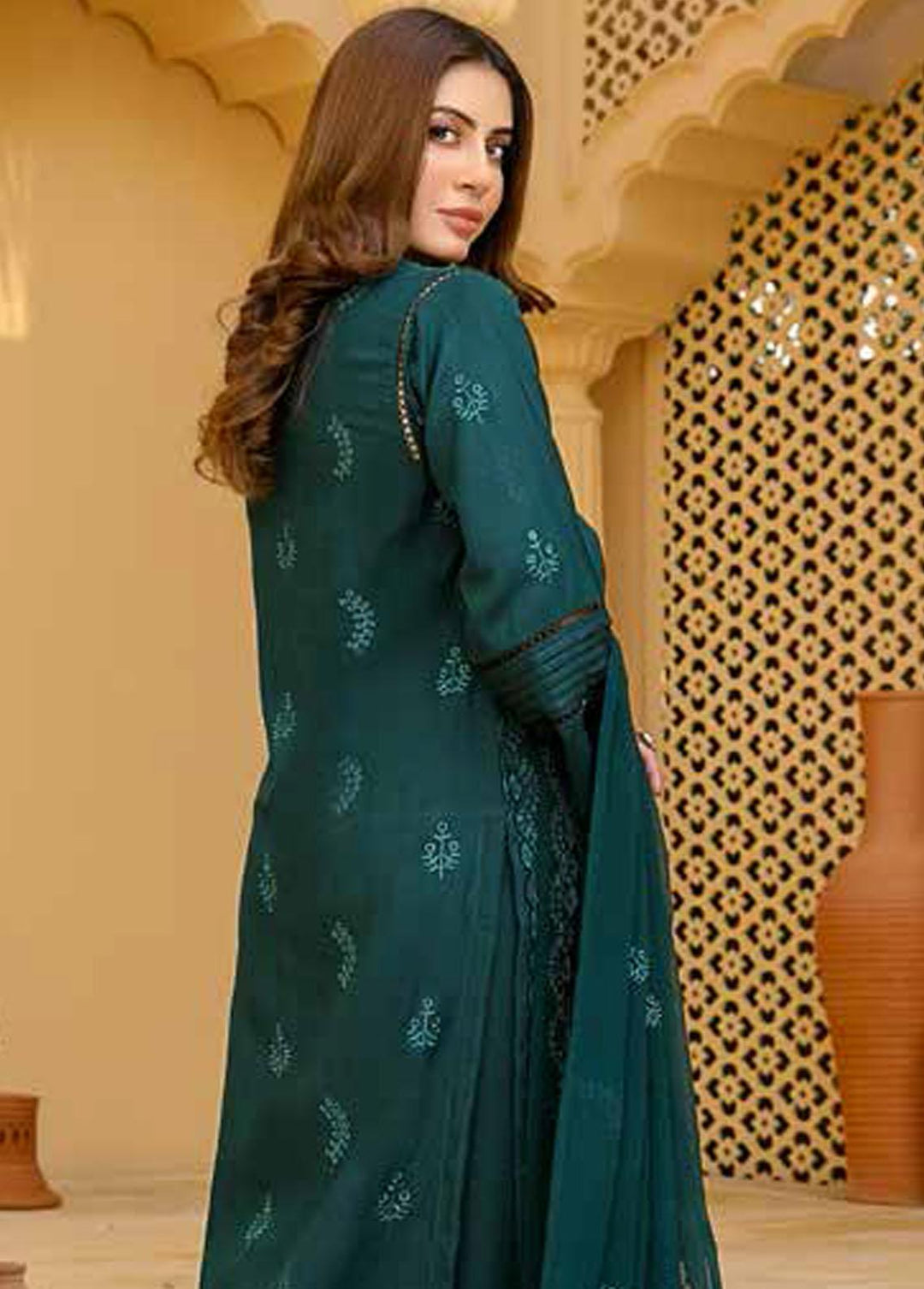 Mahnur Embroidered Karandi Suits Unstitched 3 Piece MN22W ML 03 - Winter Collection