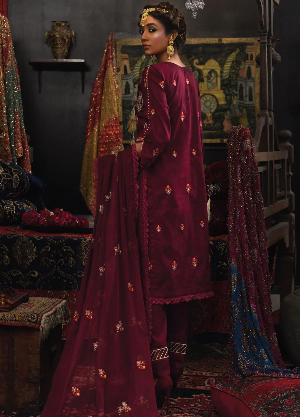 Mahnur Embroidered Lawn Suits Unstitched 3 Piece MN23L D-01 - Luxury Summer Collection