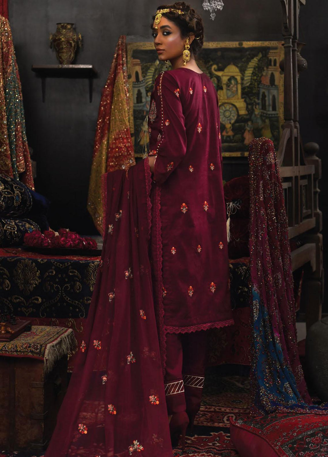 Mahnur Embroidered Lawn Suits Unstitched 3 Piece MN23L D-01 - Luxury Summer Collection