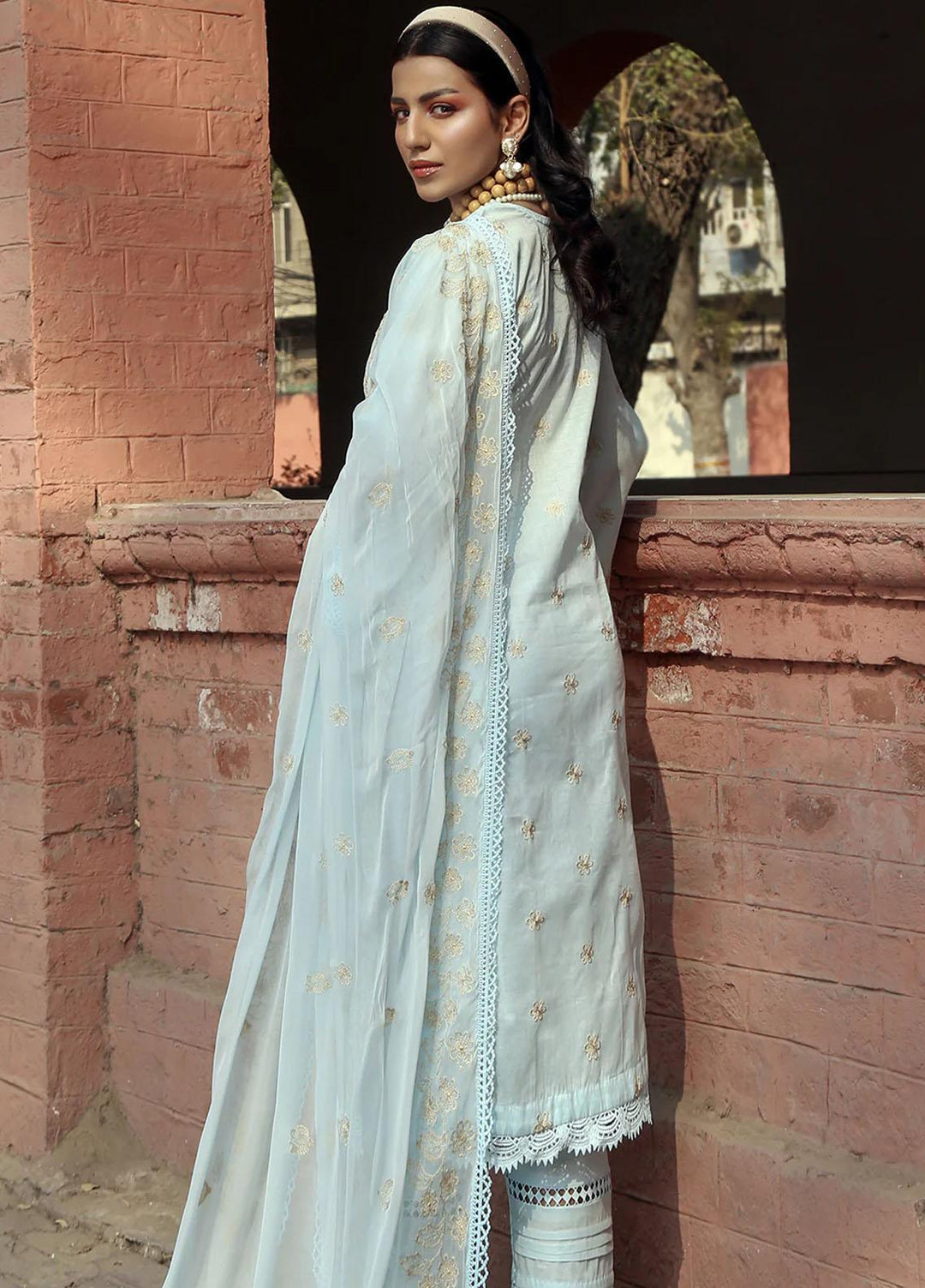 Mahnur Embroidered Lawn Suits Unstitched 3 Piece MN23L-V2 D-06 - Summer Collection