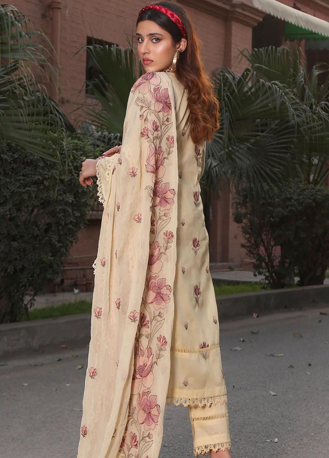 Mahnur Embroidered Lawn Suits Unstitched 3 Piece MN23L-V2 D-08 - Summer Collection