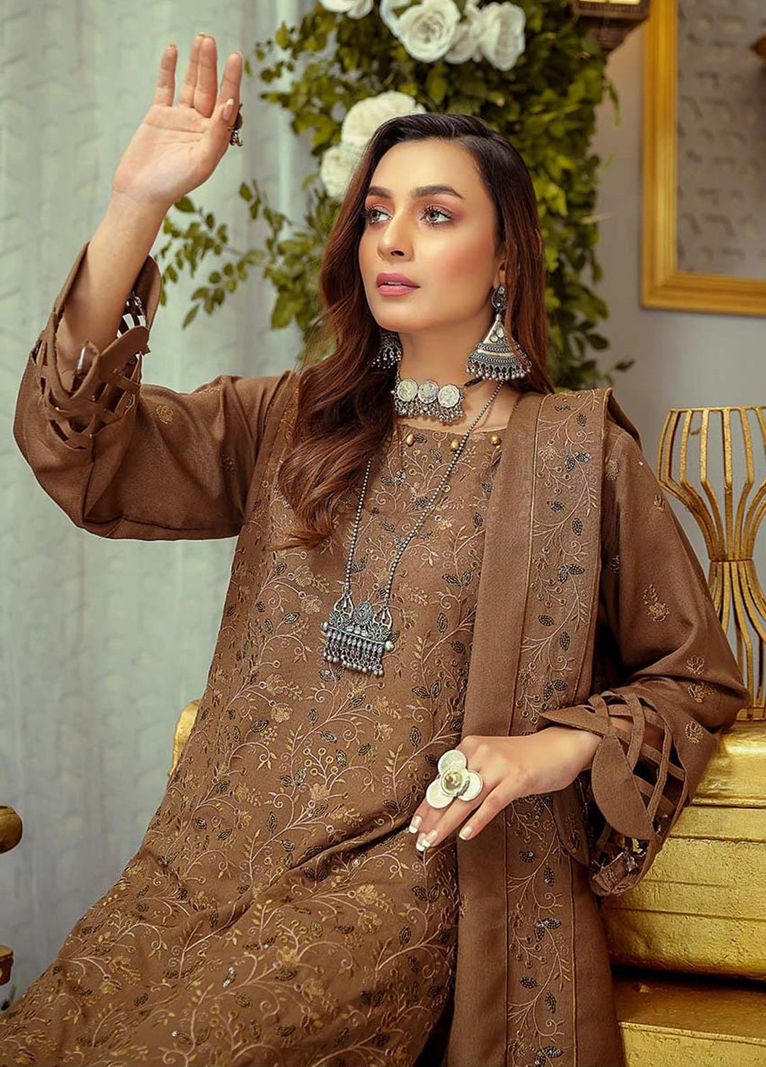 Mahpara By Mahnur Embroidered Karandi Suits Unstitched 3 Piece MN22M D-03 - Winter Collection