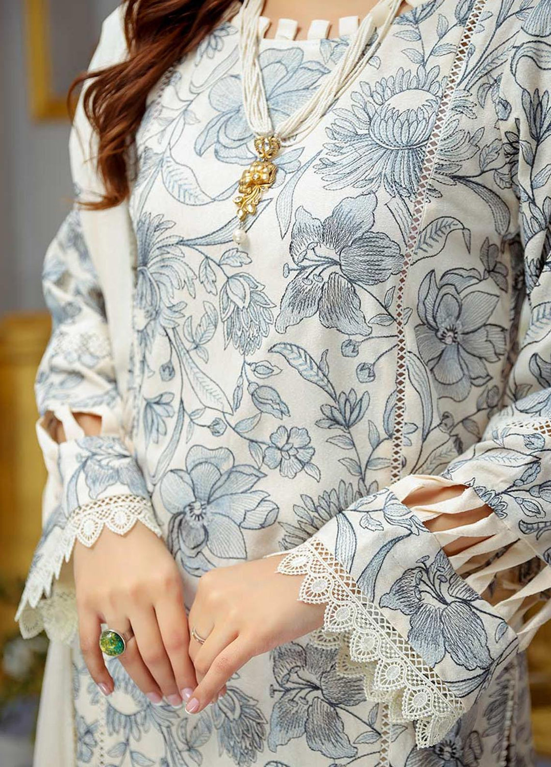 Mahpara By Mahnur Embroidered Karandi Suits Unstitched 3 Piece MN22M D-05 - Winter Collection