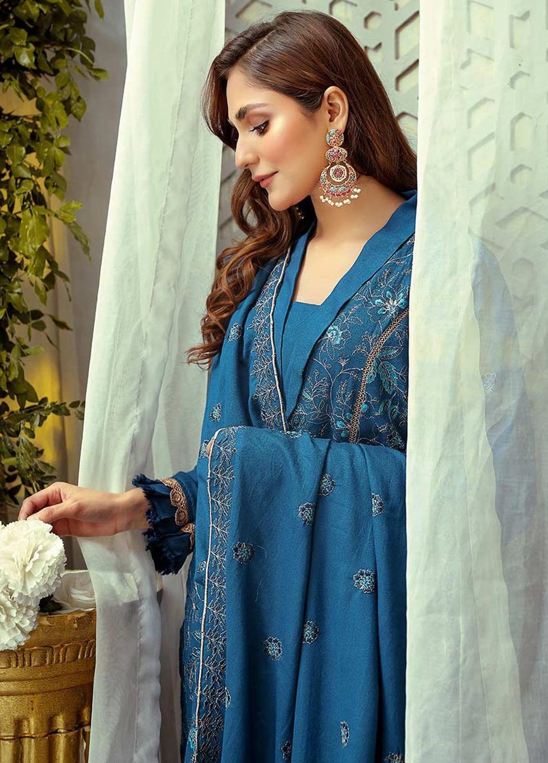 Mahpara By Mahnur Embroidered Karandi Suits Unstitched 3 Piece MN22M D-06 - Winter Collection