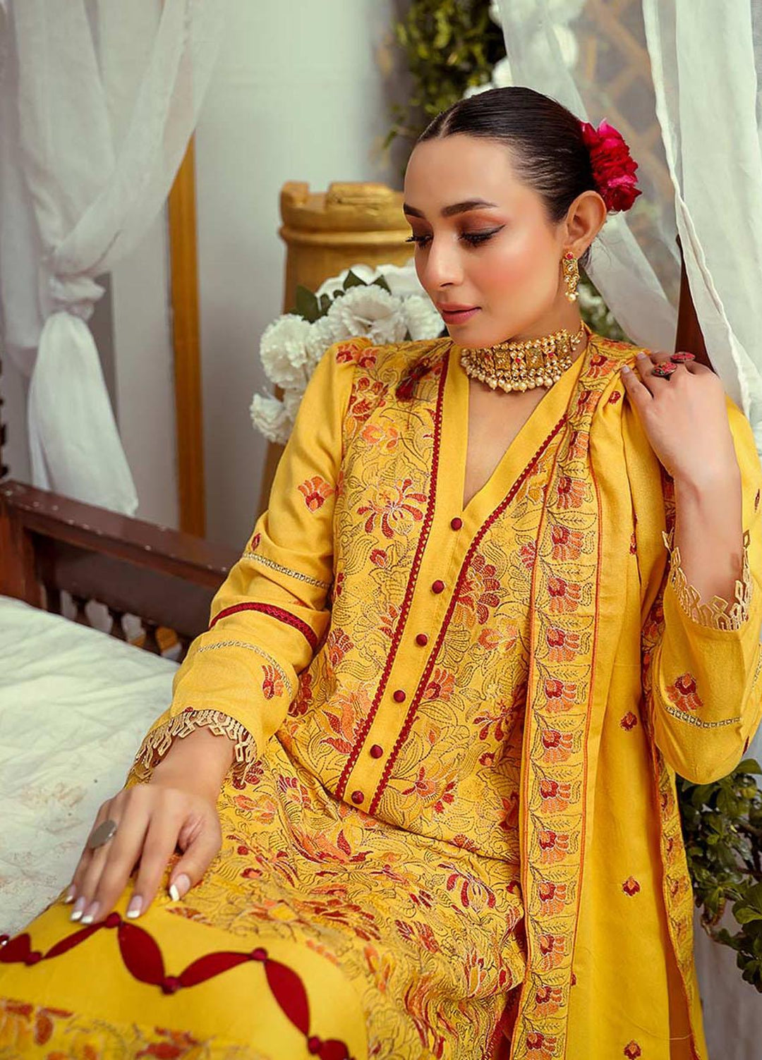 Mahpara By Mahnur Embroidered Karandi Suits Unstitched 3 Piece MN22M D-07 - Winter Collection
