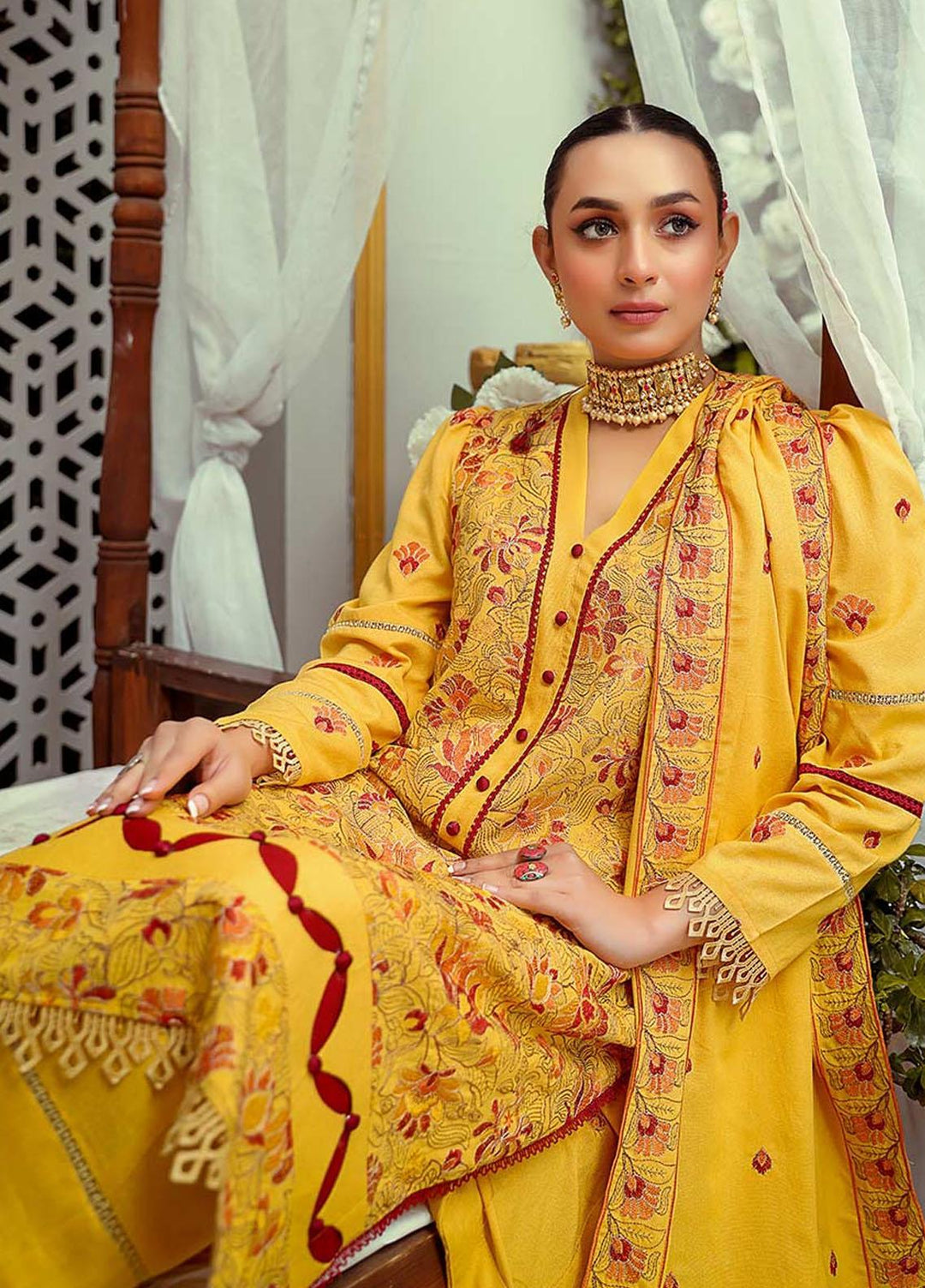 Mahpara By Mahnur Embroidered Karandi Suits Unstitched 3 Piece MN22M D-07 - Winter Collection