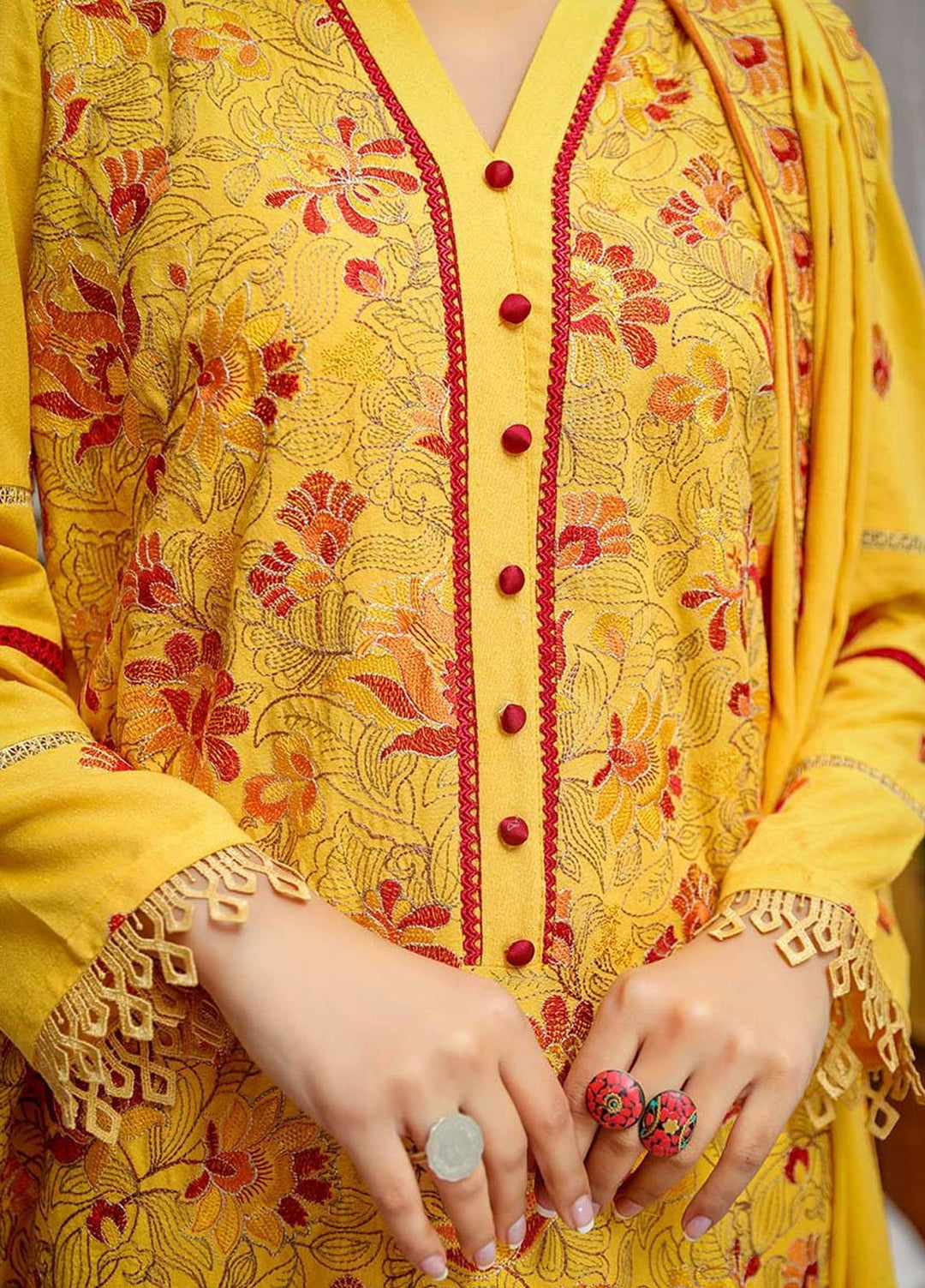 Mahpara By Mahnur Embroidered Karandi Suits Unstitched 3 Piece MN22M D-07 - Winter Collection