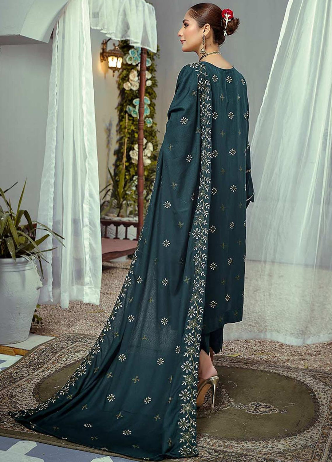 Mahpara By Mahnur Embroidered Karandi Suits Unstitched 3 Piece MN22M D-08 - Winter Collection
