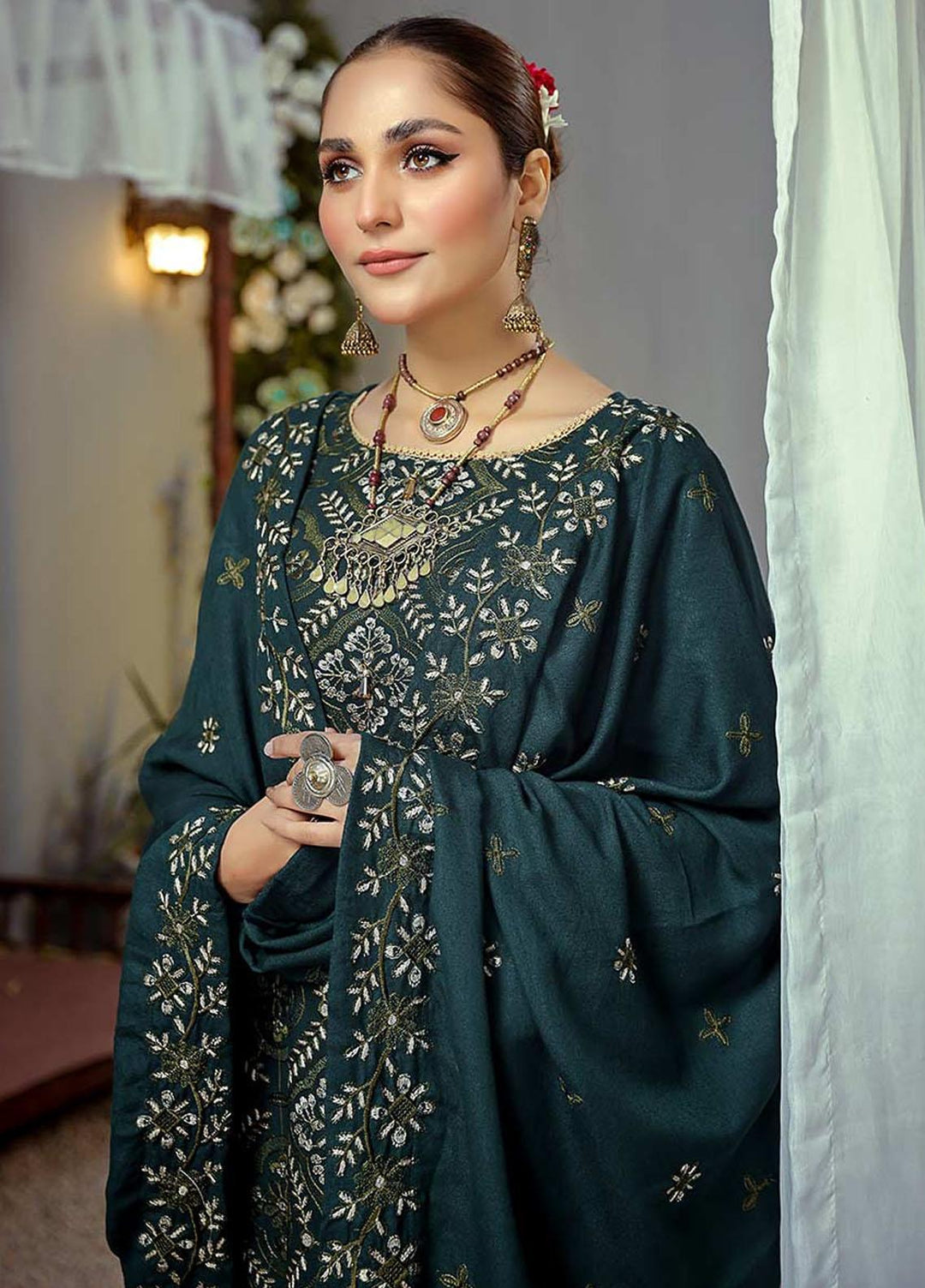 Mahpara By Mahnur Embroidered Karandi Suits Unstitched 3 Piece MN22M D-08 - Winter Collection