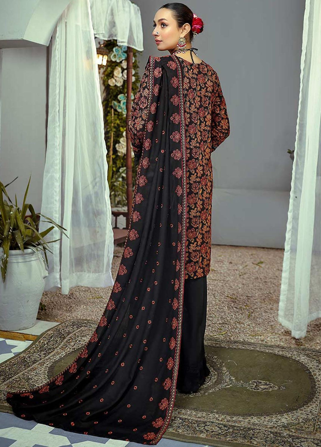 Mahpara By Mahnur Embroidered Karandi Suits Unstitched 3 Piece MN22M D-09 - Winter Collection