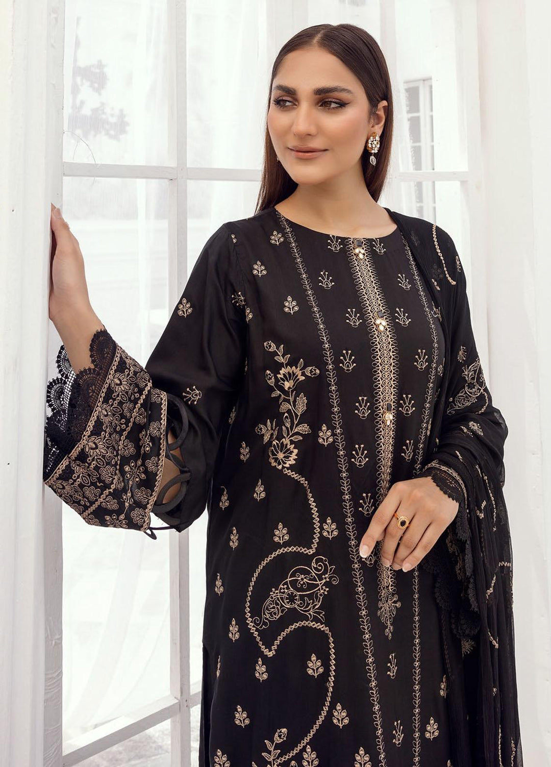 Majestic By Aalaya Embroidered Viscose Suits Unstitched 3 Piece ALY23M D-02 - Winter Collection
