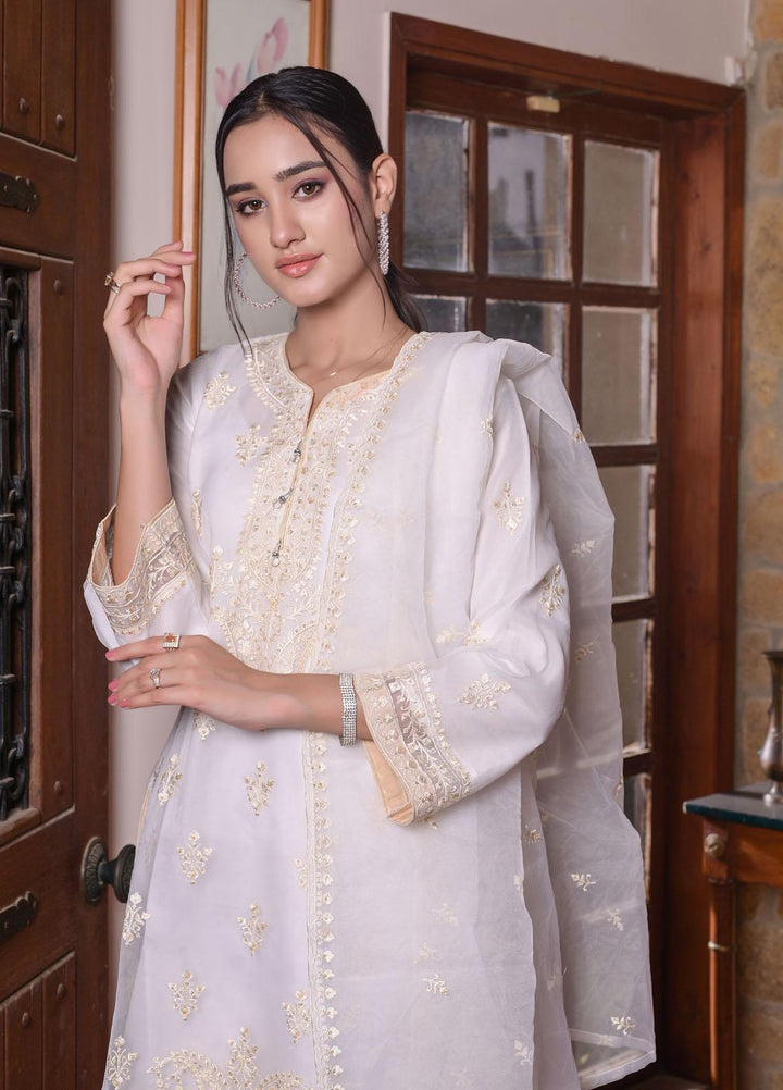MAK Fashion Pret Embroidered Organza 3 Piece Suit MAK22EF EFO-1009