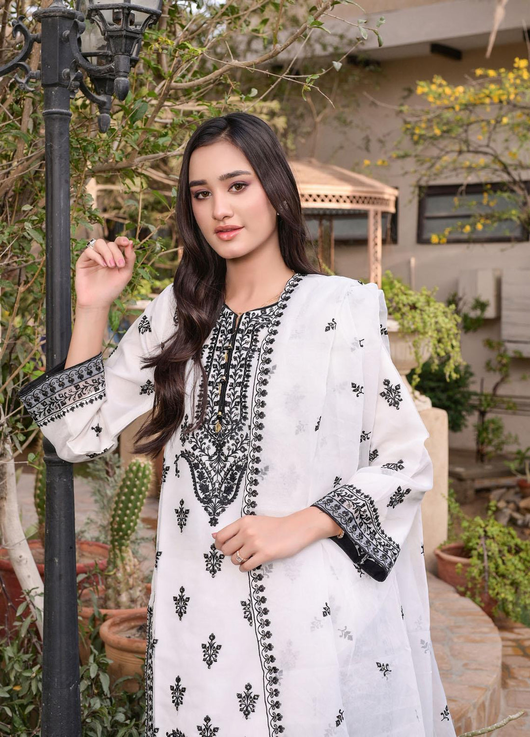 MAK Fashion Pret Embroidered Organza 3 Piece Suit MAK22EF EFO-1003
