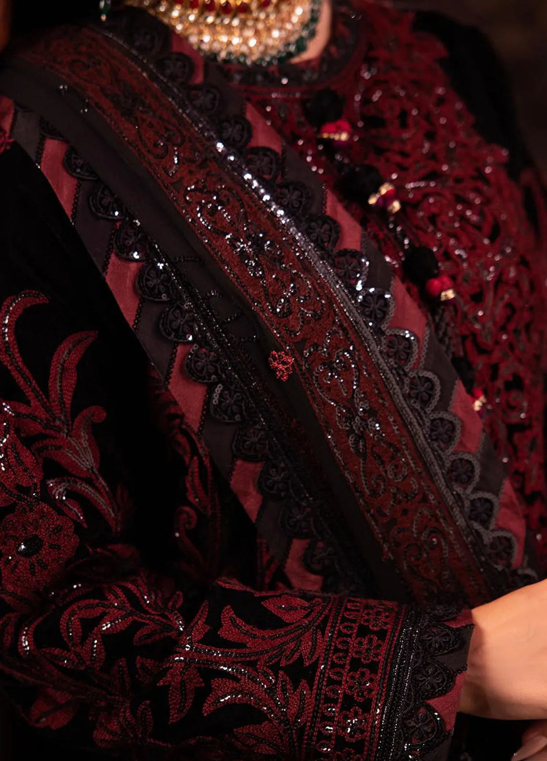 Makhmal By Asim Jofa Embroidered Velvet Unstitched Suit 3 Piece AJ23MK AJMM-12 - Wedding Collection