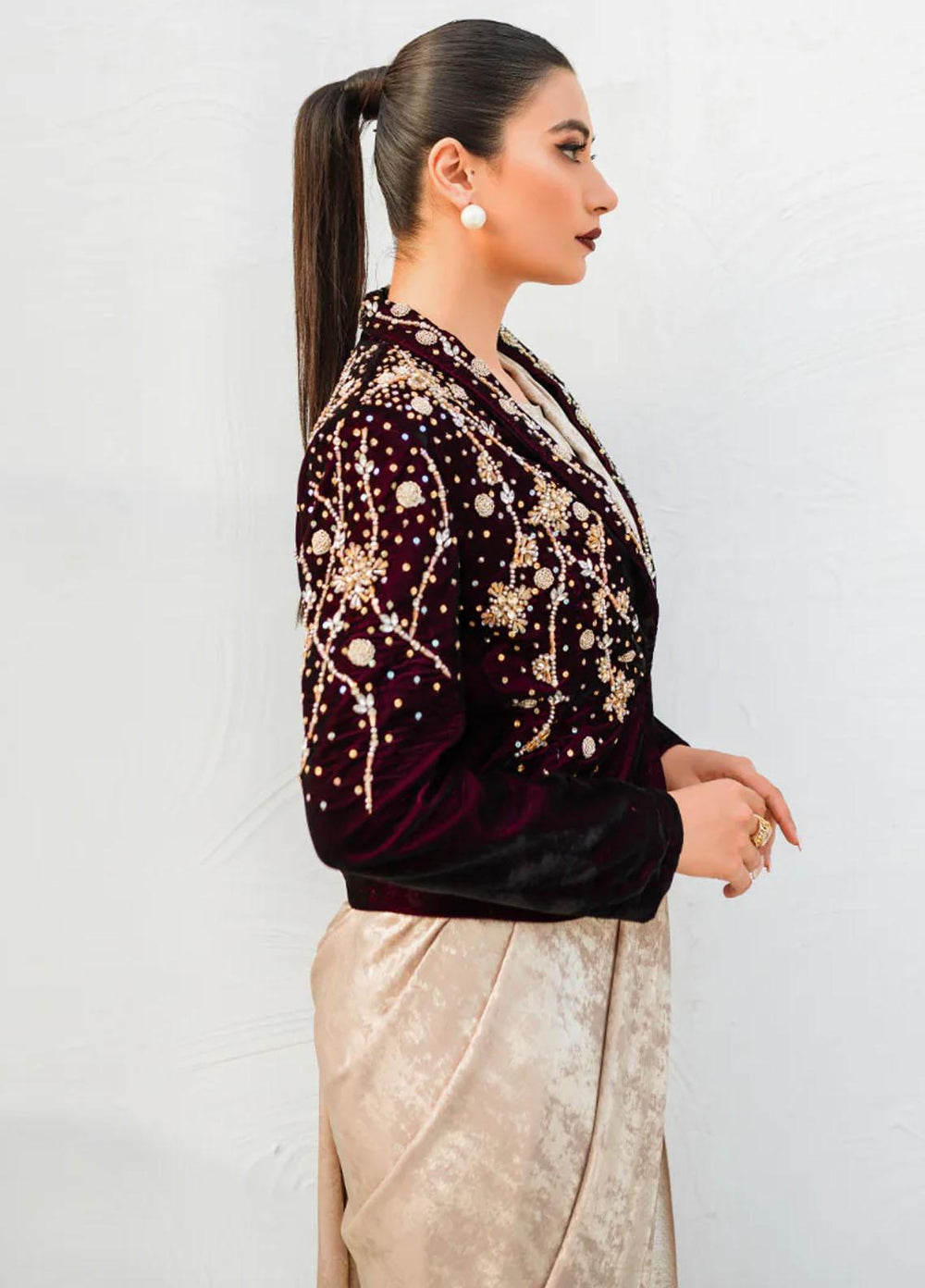 Malook By Shazia Ovais Pret Embroidered Velvet Jacket MLK23V Erina
