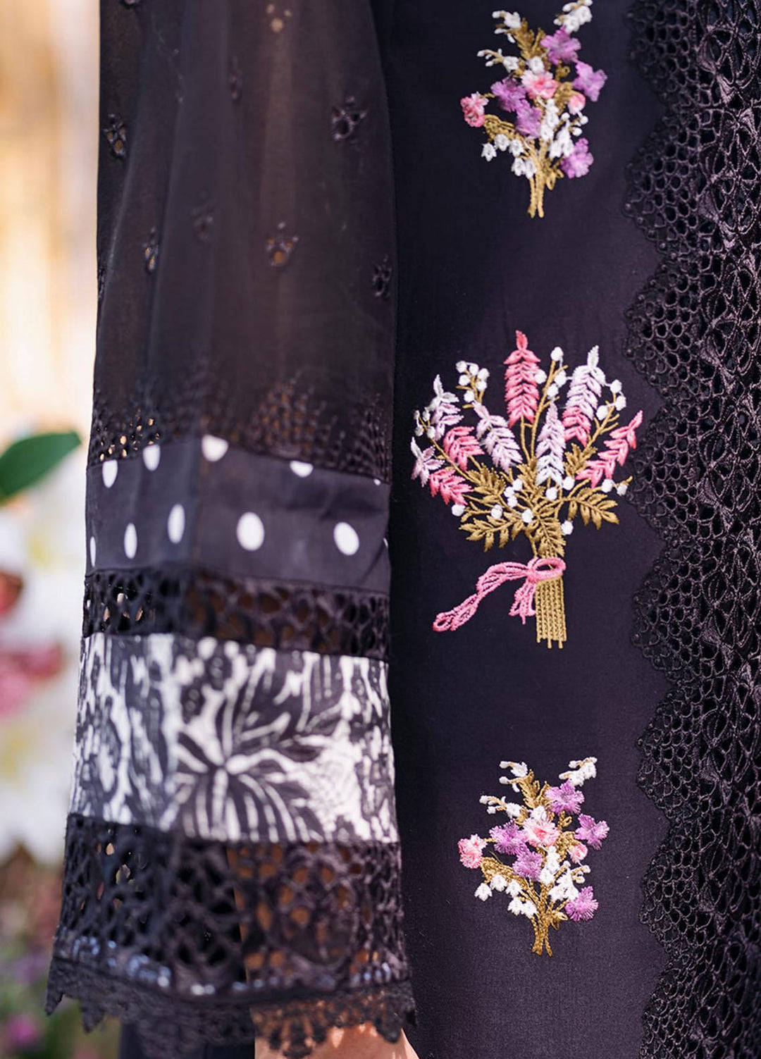 Manara Embroidered Lawn Suits Unstitched 3 Piece MNA23LL ML-06 Narah - Luxury Collection