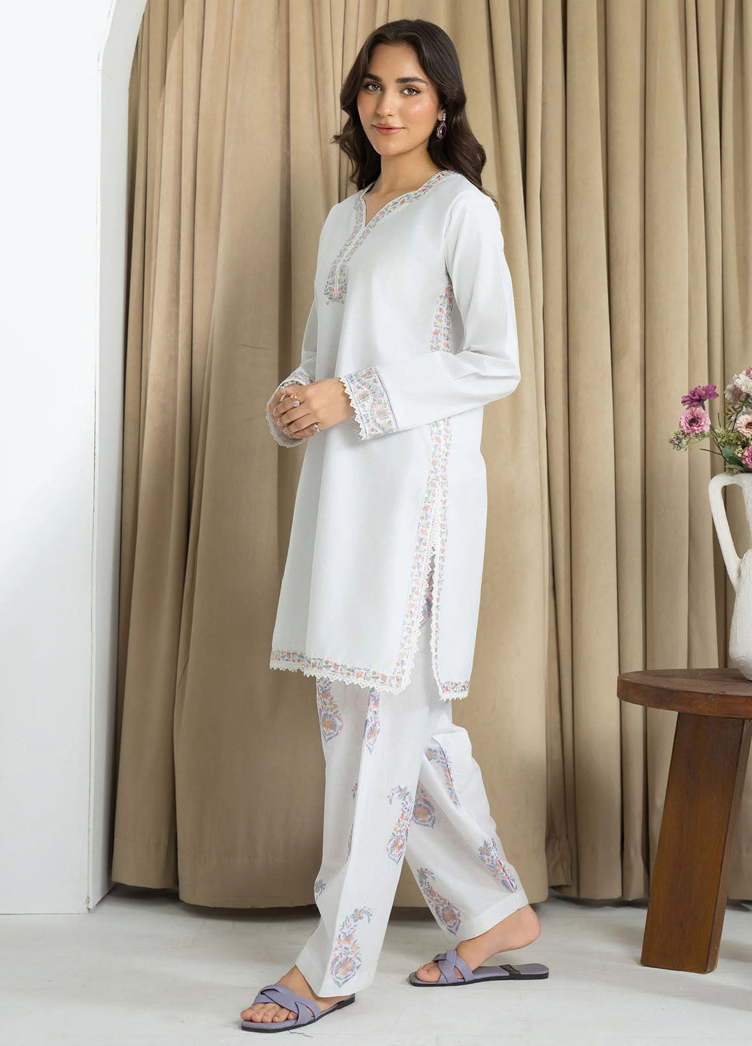 Mannat Clothing Pret Embroidered Lawn 2 Piece Suit Luxe