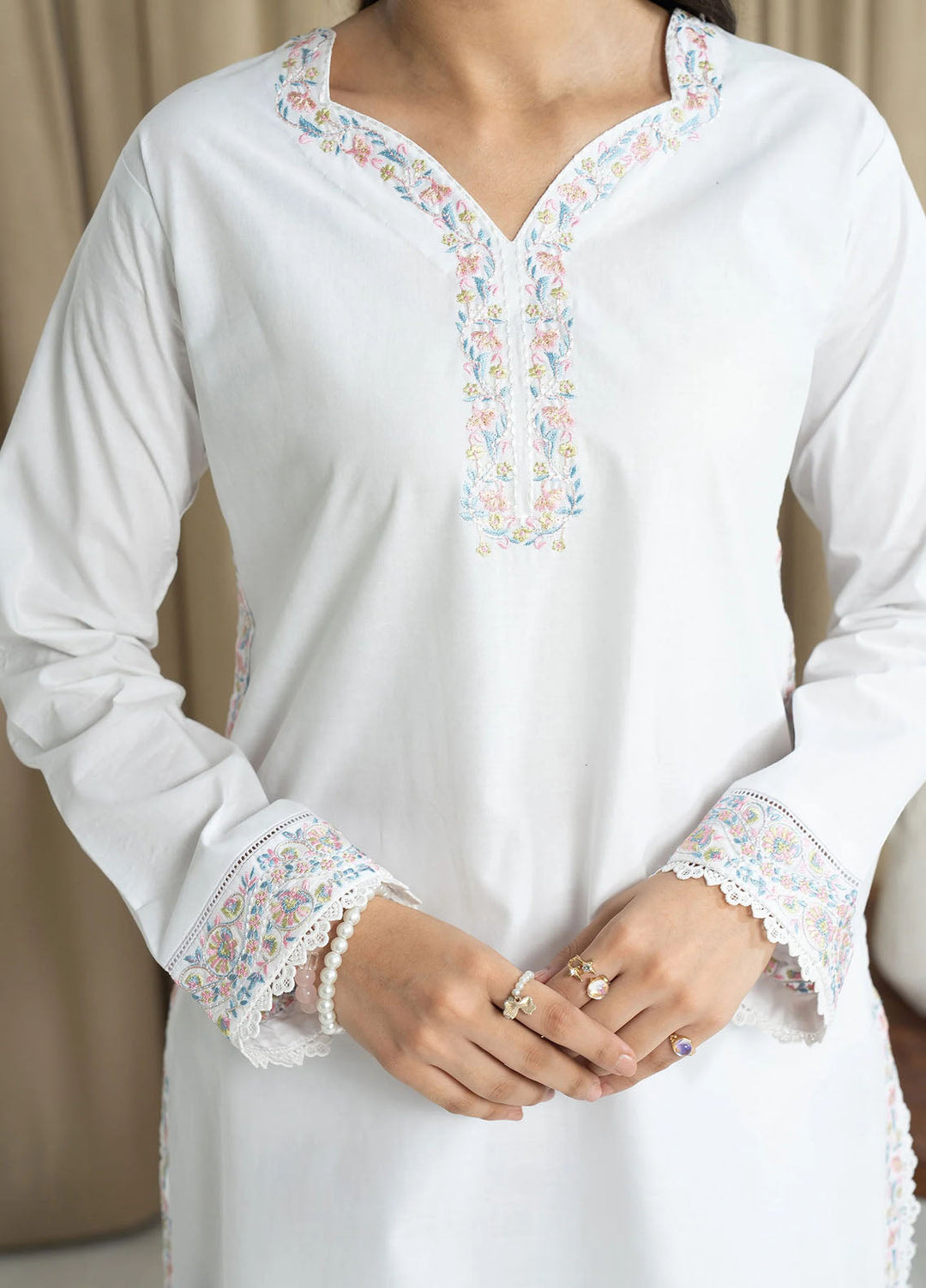 Mannat Clothing Pret Embroidered Lawn 2 Piece Suit Luxe