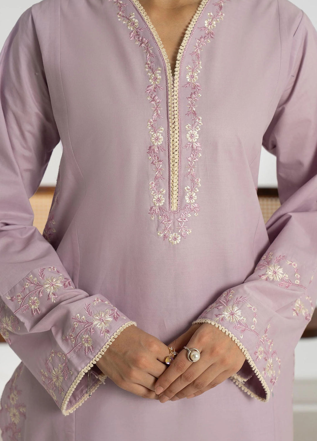 Mannat Clothing Pret Embroidered Lawn 2 Piece Suit Tempt