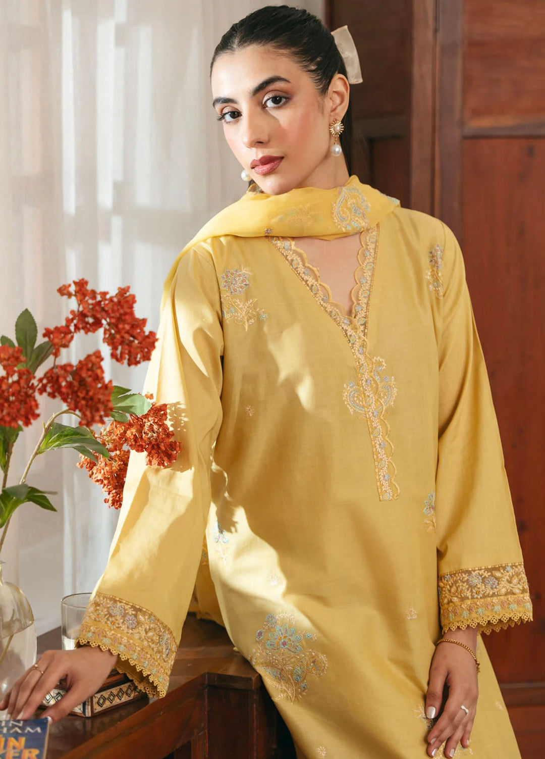 Mannat Clothing Pret Embroidered Lawn 3 Piece Suit Dawn