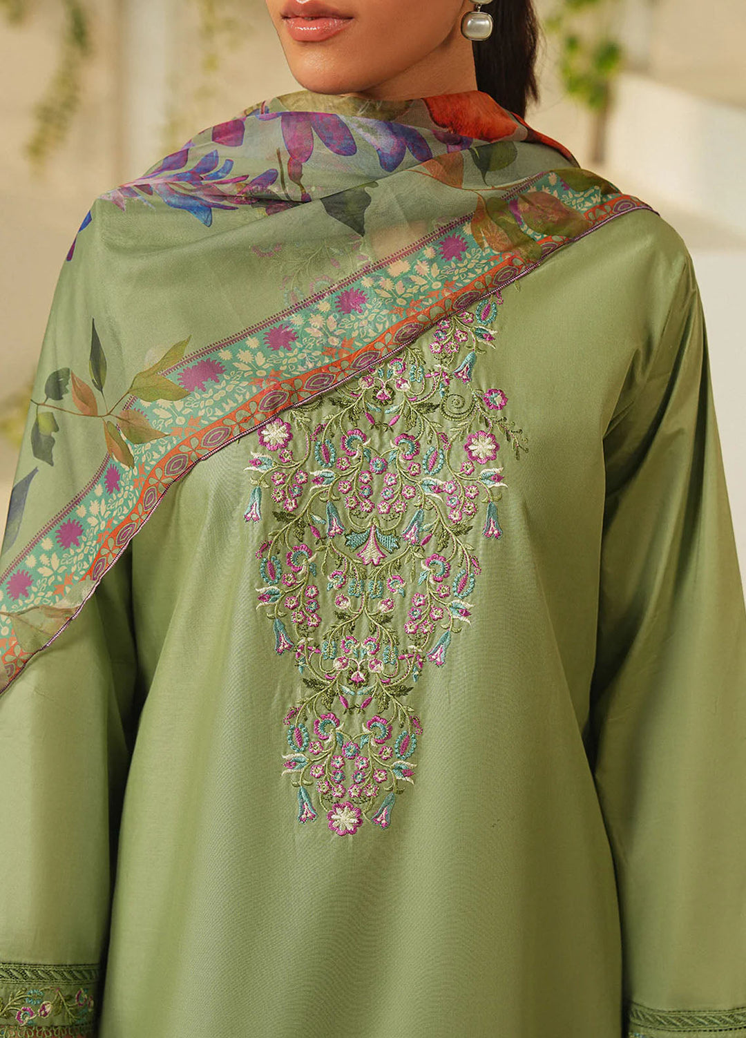 Mannat Clothing Pret Embroidered Lawn 3 Piece Suit Frost