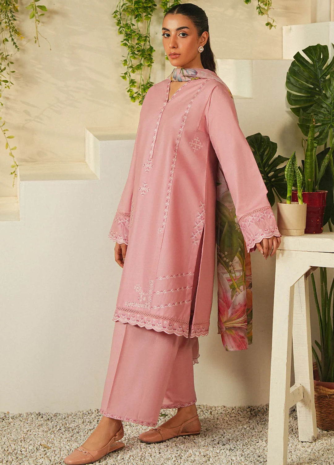 Mannat Clothing Pret Embroidered Lawn 3 Piece Suit Pinkveil