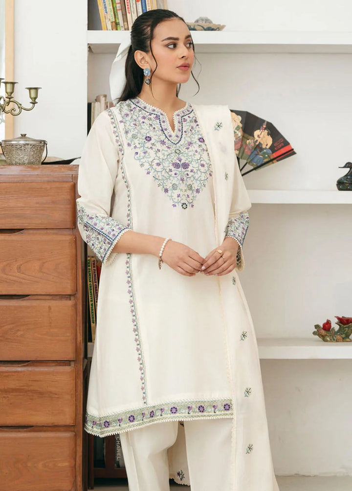 Mannat Clothing Pret Embroidered Lawn 3 Piece Suit Rumi