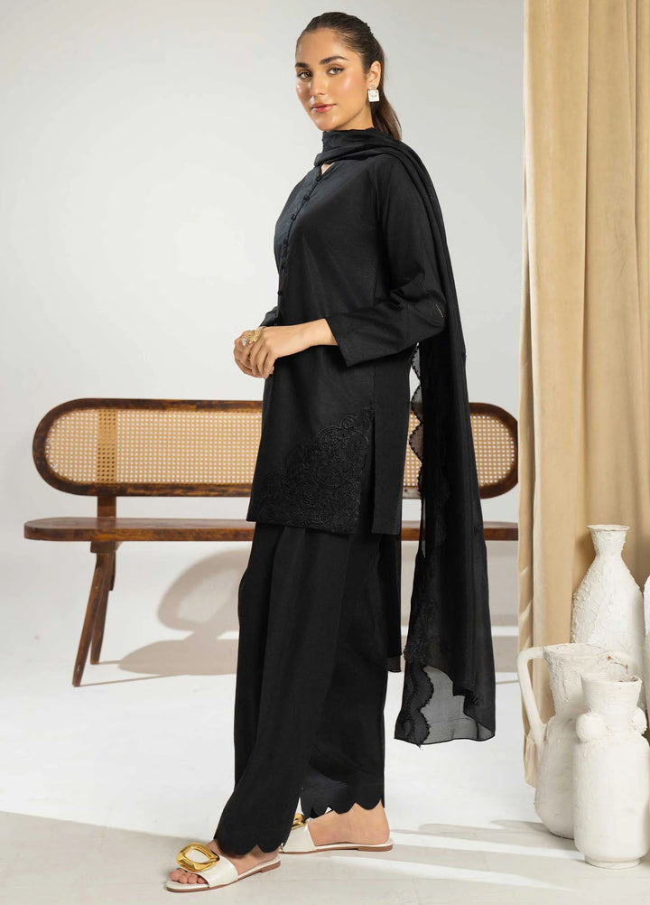 Mannat Clothing Pret Embroidered Lawn 3 Piece Suit Vanta