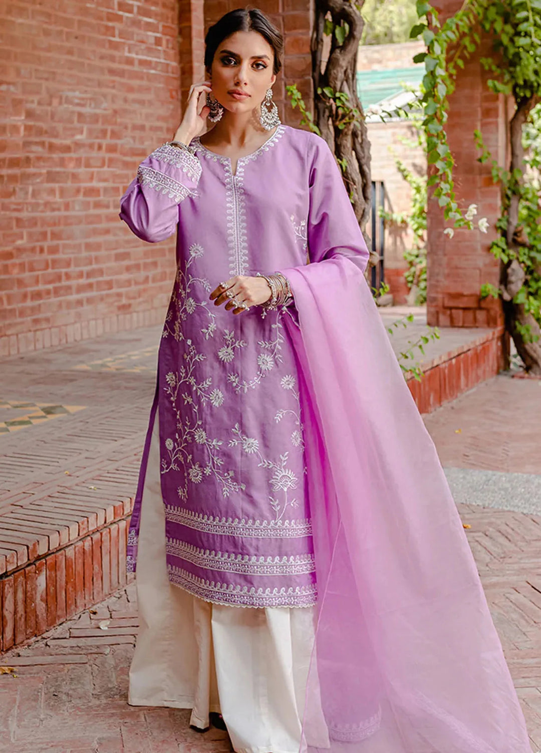 Mannat Pret Embroidered Lawn 3 Piece Suit Afsanah