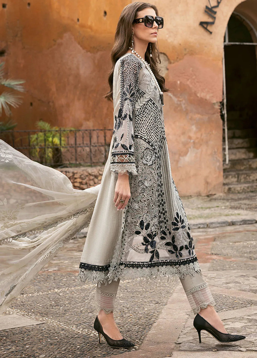 Minor Defect - Maria B Embroidered Suits Unstitched 3 Piece MB25VL D-10B - Luxury Collection