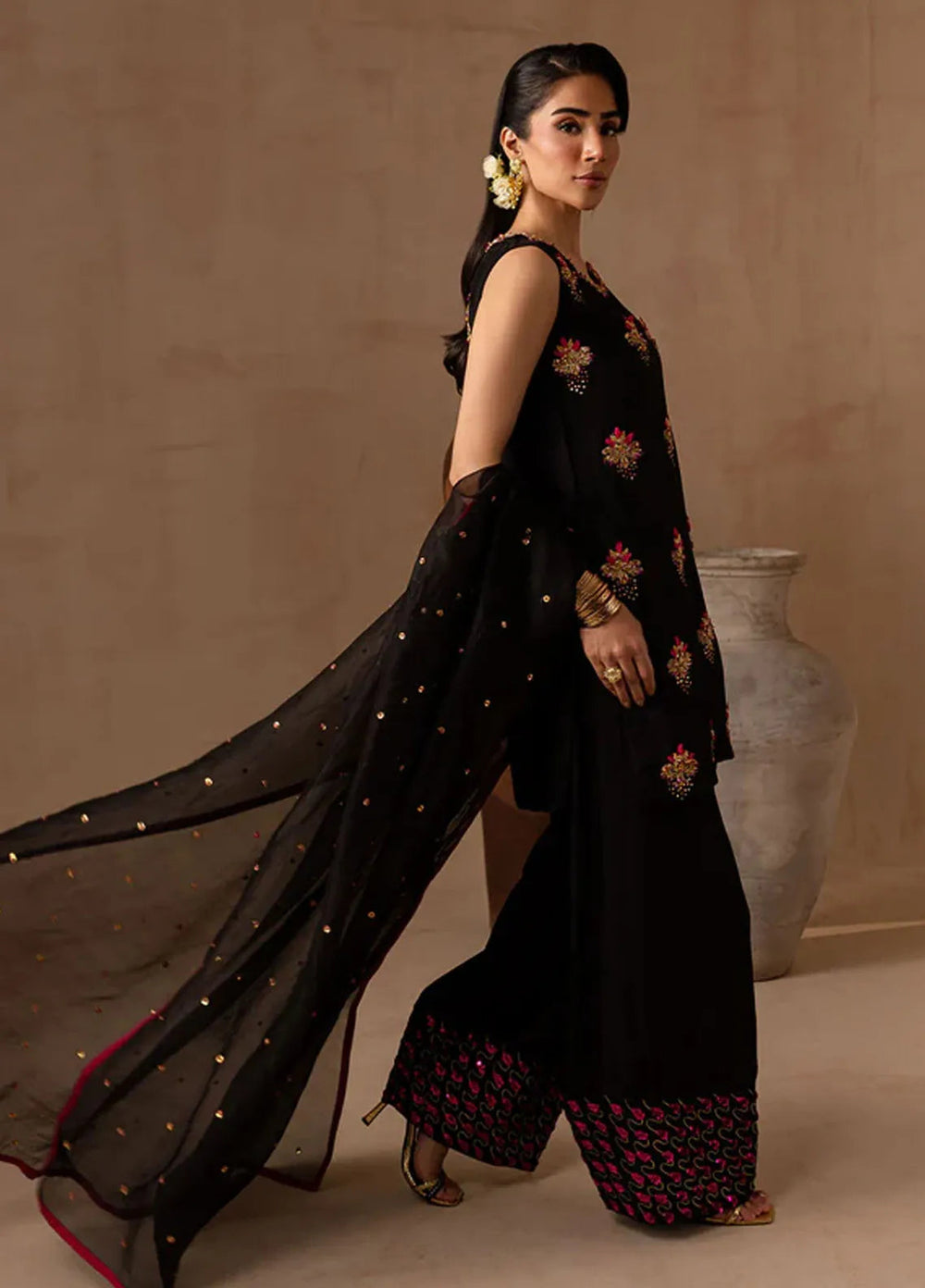 Maria Osama Khan Pret Embroidered Raw Silk 3 Piece Suit Charcoal Charm