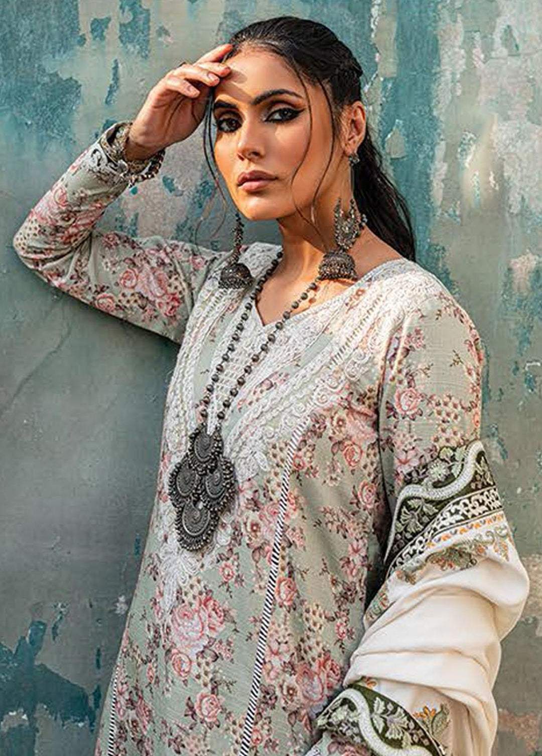Sakhiyaan By Maria Osama Khan Embroidered  Suits Unstitched 3 Piece MOK22S MS-05 Nagina - Winter Collection