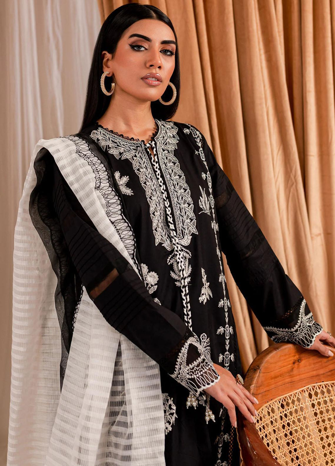 Maryum N Maria Embroidered Lawn Suits Unstitched 3 Piece MNM23AC MLFD159 Diba - Summer Collection