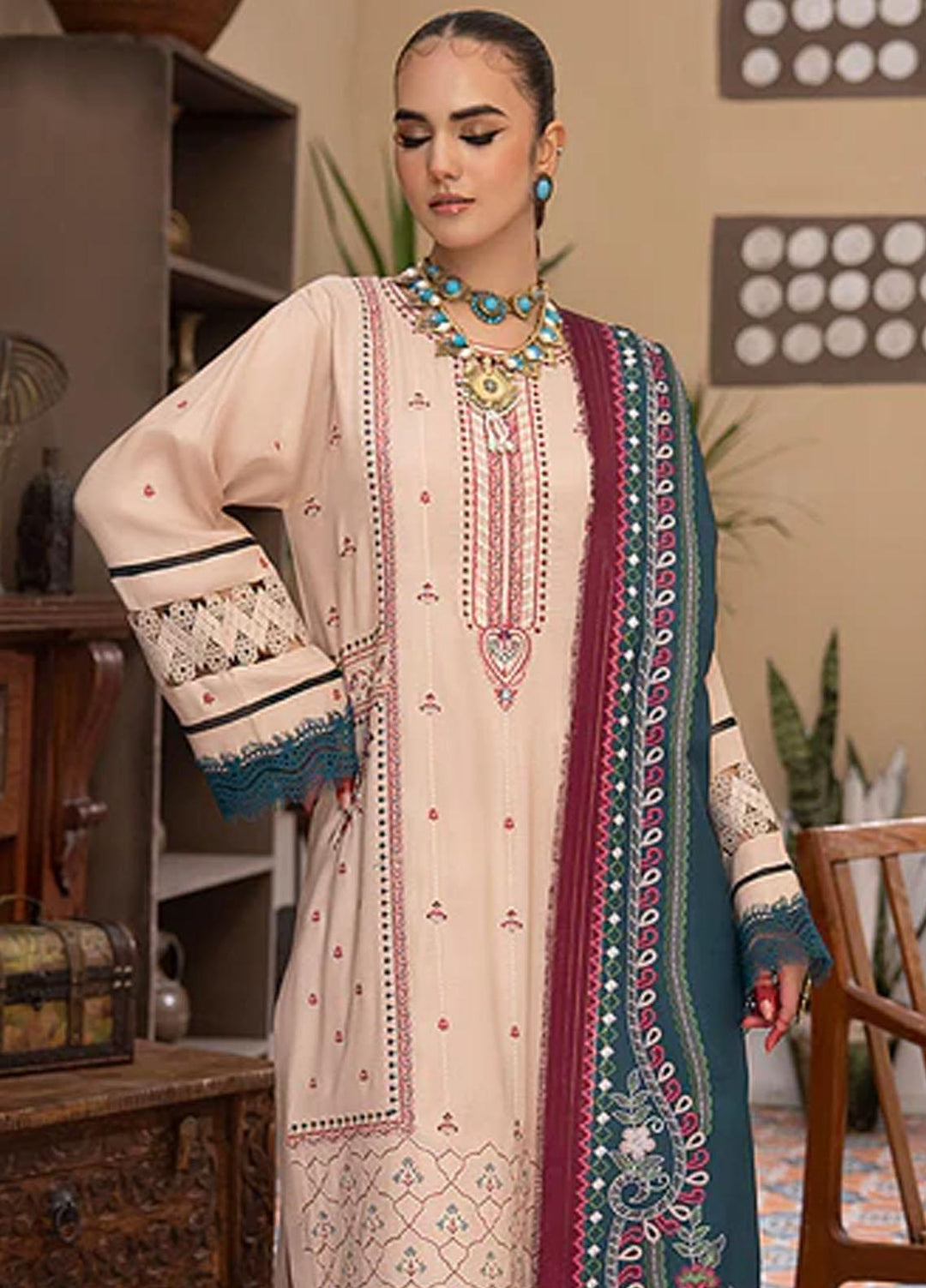 Masakali By Mahnur Embroidered Crepe Suits Unstitched 3 Piece MN23MSK D-04 A - Winter Collection