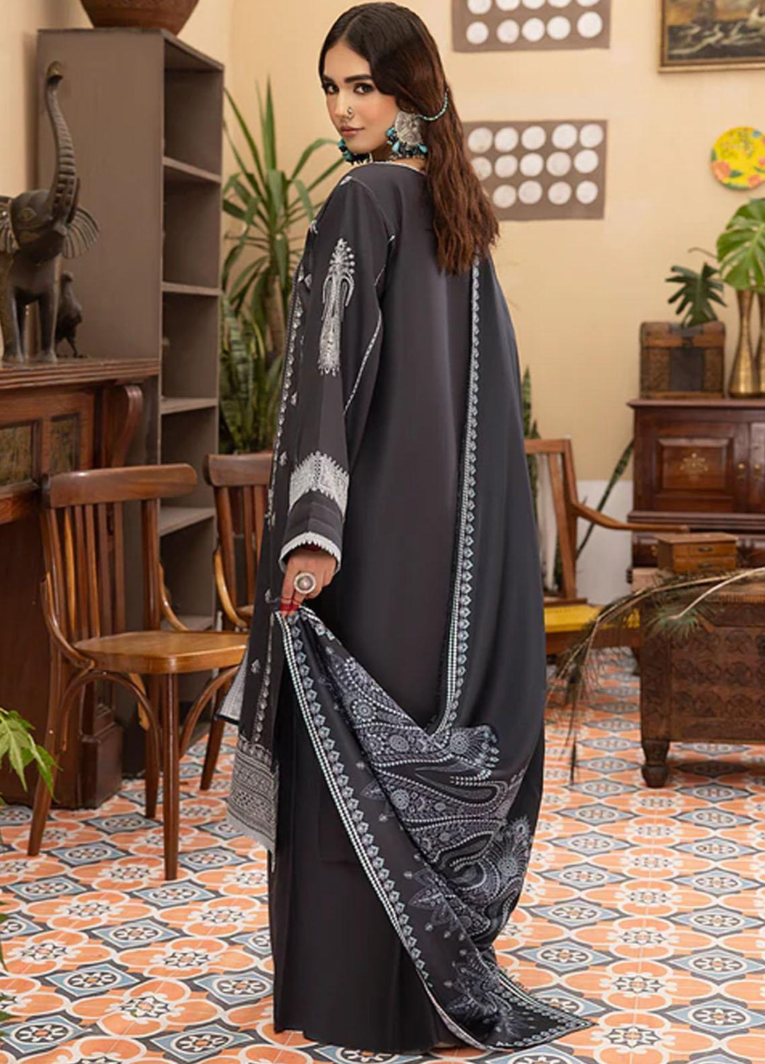 Masakali By Mahnur Embroidered Crepe Suits Unstitched 3 Piece MN23MSK D-05 B - Winter Collection