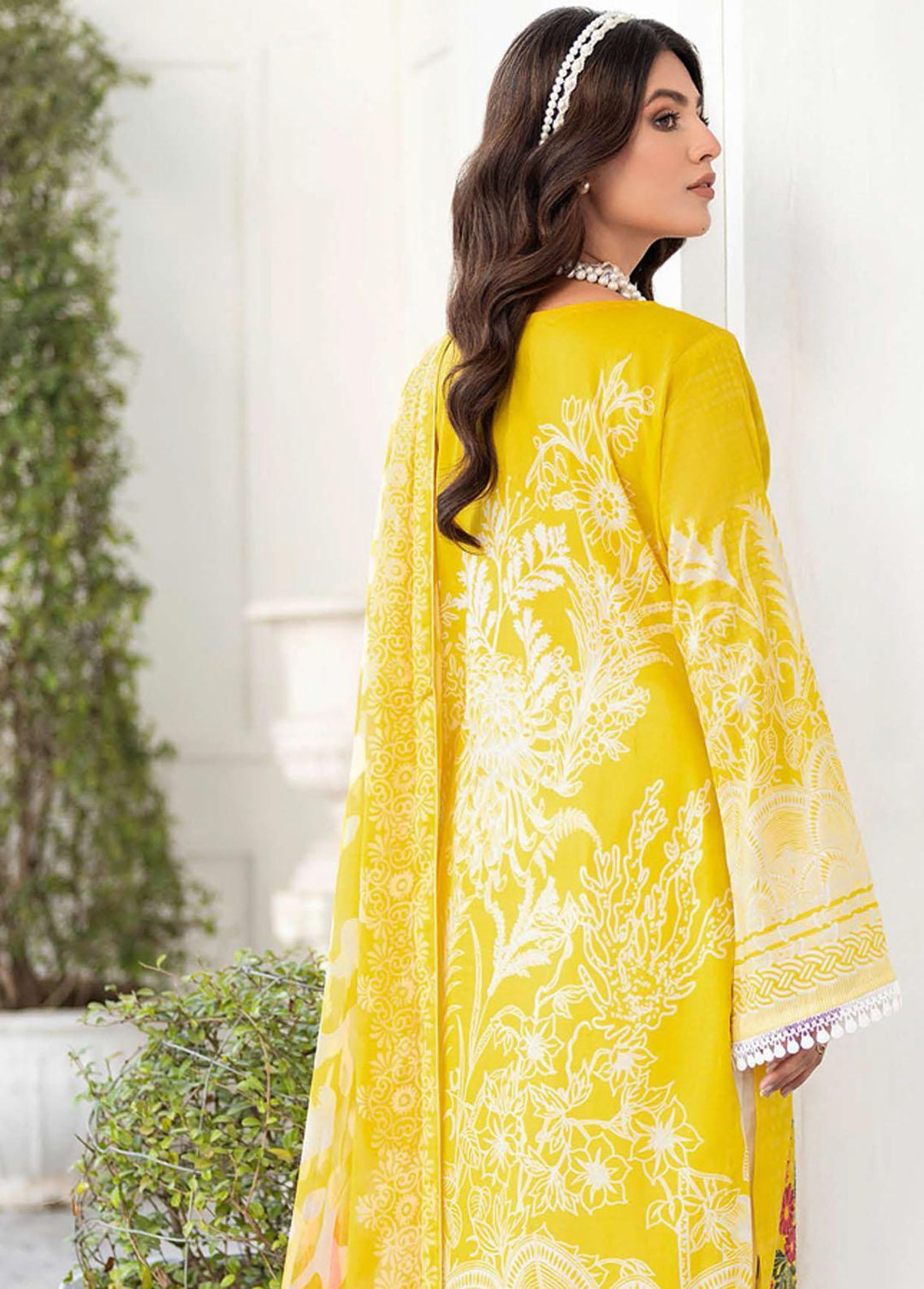 Mashaal by Ramsha Embroidered Lawn Suits Unstitched 3 Piece RSH23-ML6 L-606 - Luxury Collection