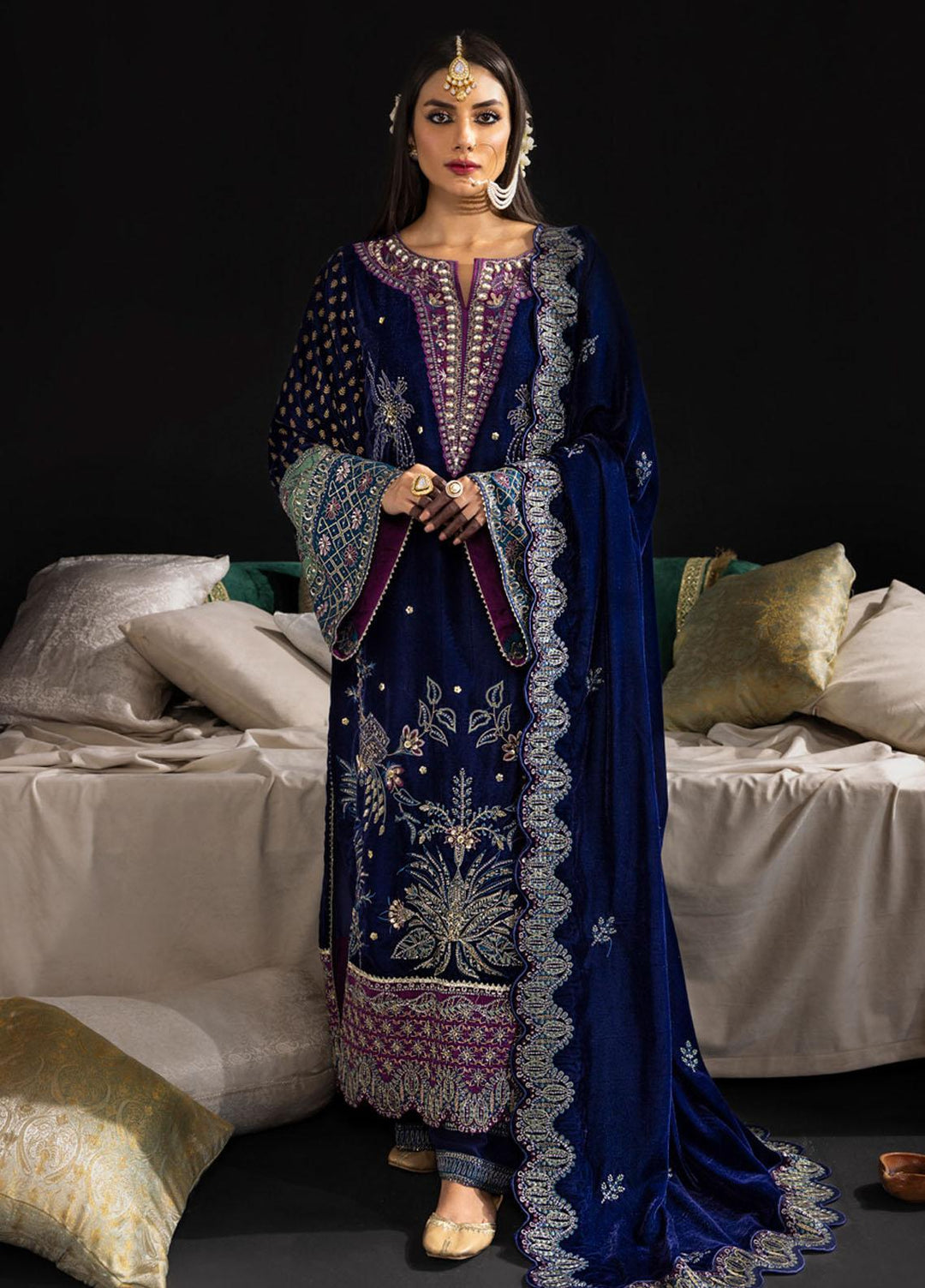 Maya By Nureh Embroidered Velvet Suits Unstitched 3 Piece NU23MV NS-100 - Luxury Collection