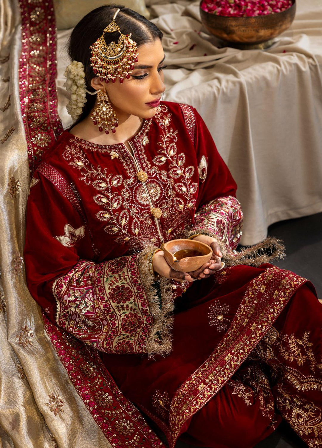 Maya By Nureh Embroidered Velvet Suits Unstitched 3 Piece NU23MV NS-98 - Luxury Collection