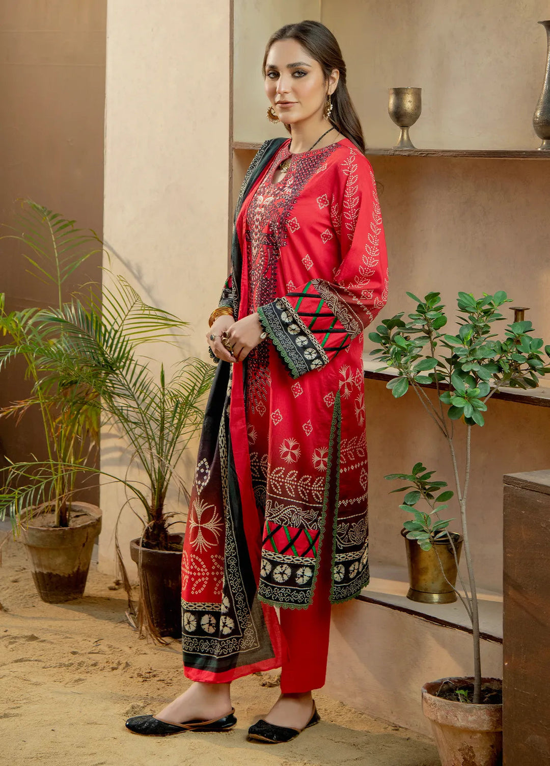 Meerak Pret Embroidered Lawn 3 Piece Suit Mahrokh