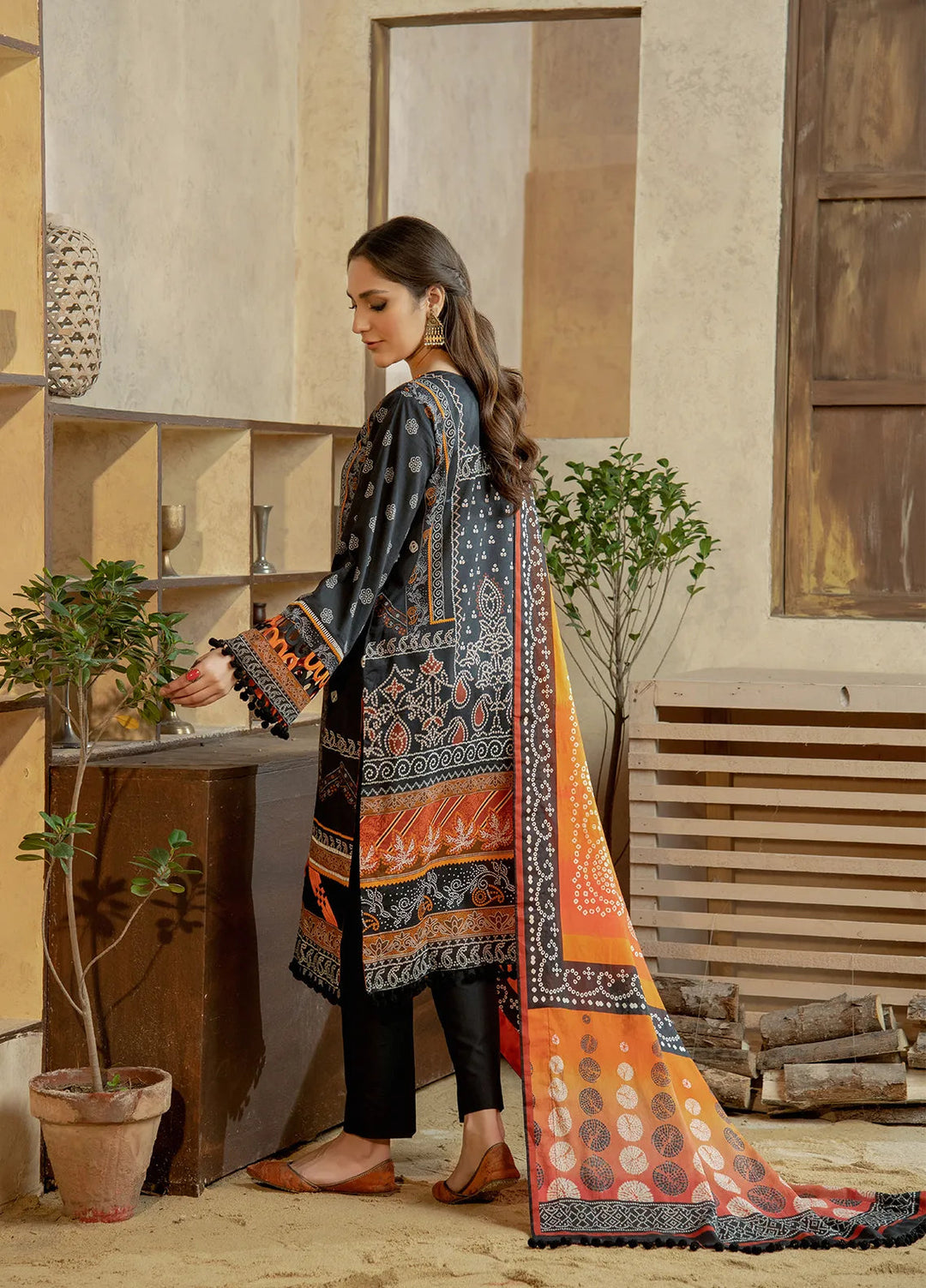 Meerak Pret Embroidered Lawn 3 Piece Suit Noori