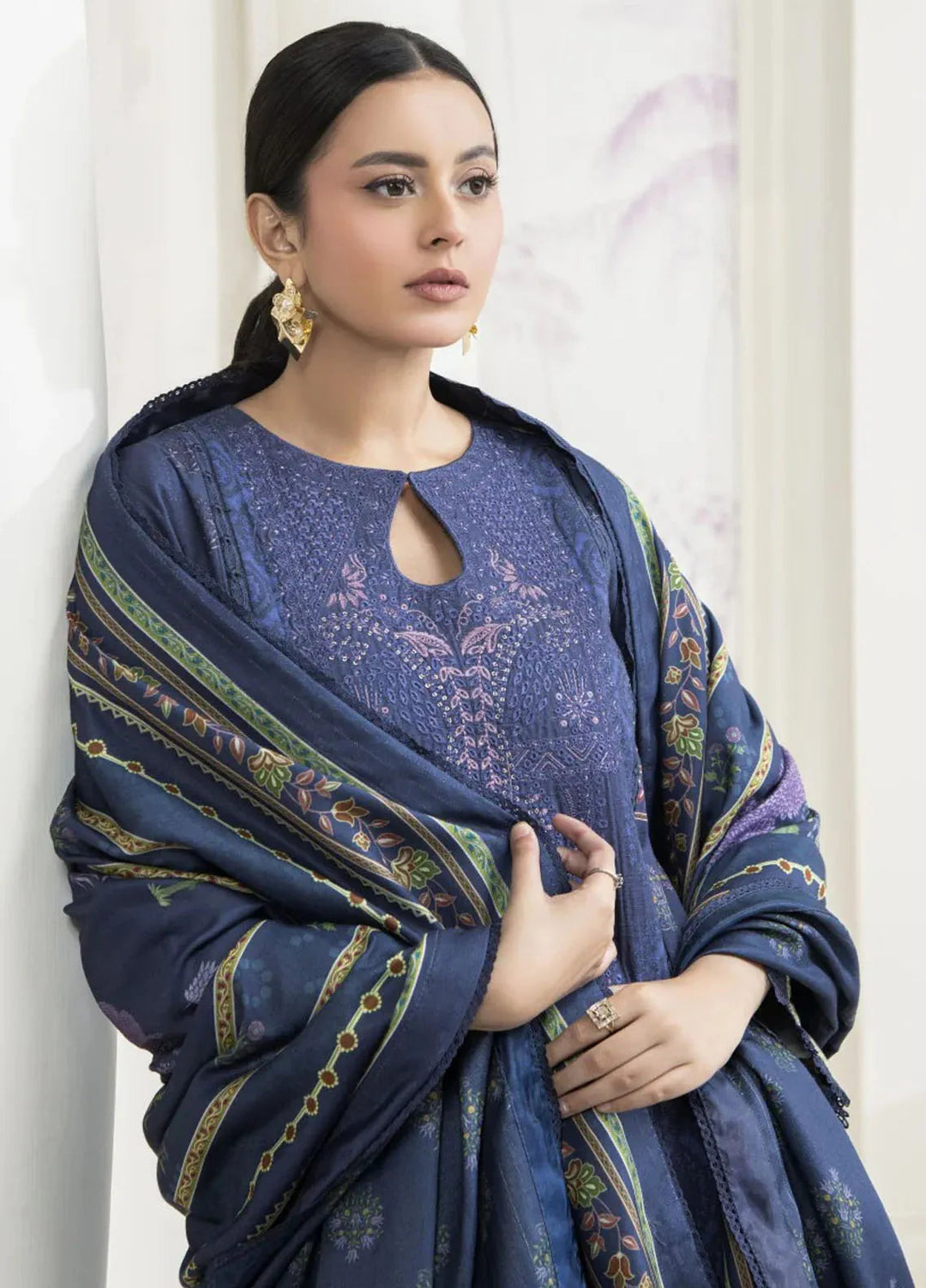 Meerak Pret Printed Khaddar 3 Piece Suit Sapphire