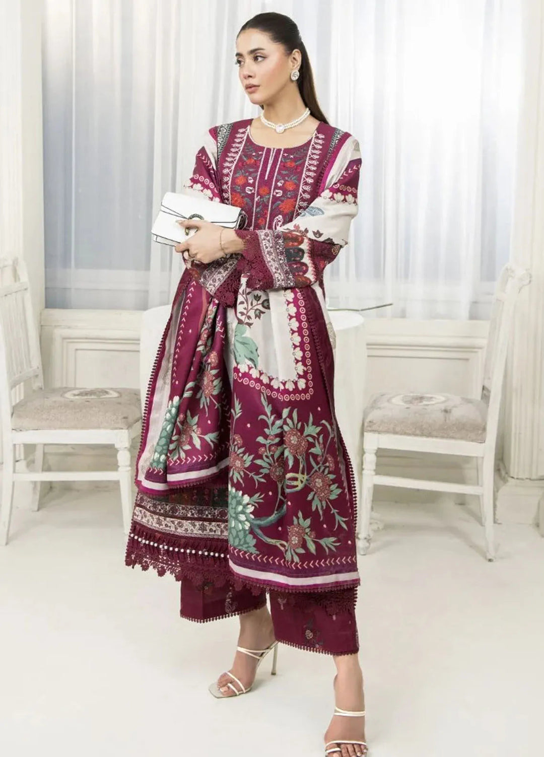 Meerak Pret Printed Khaddar 3 Piece Suit Whisper