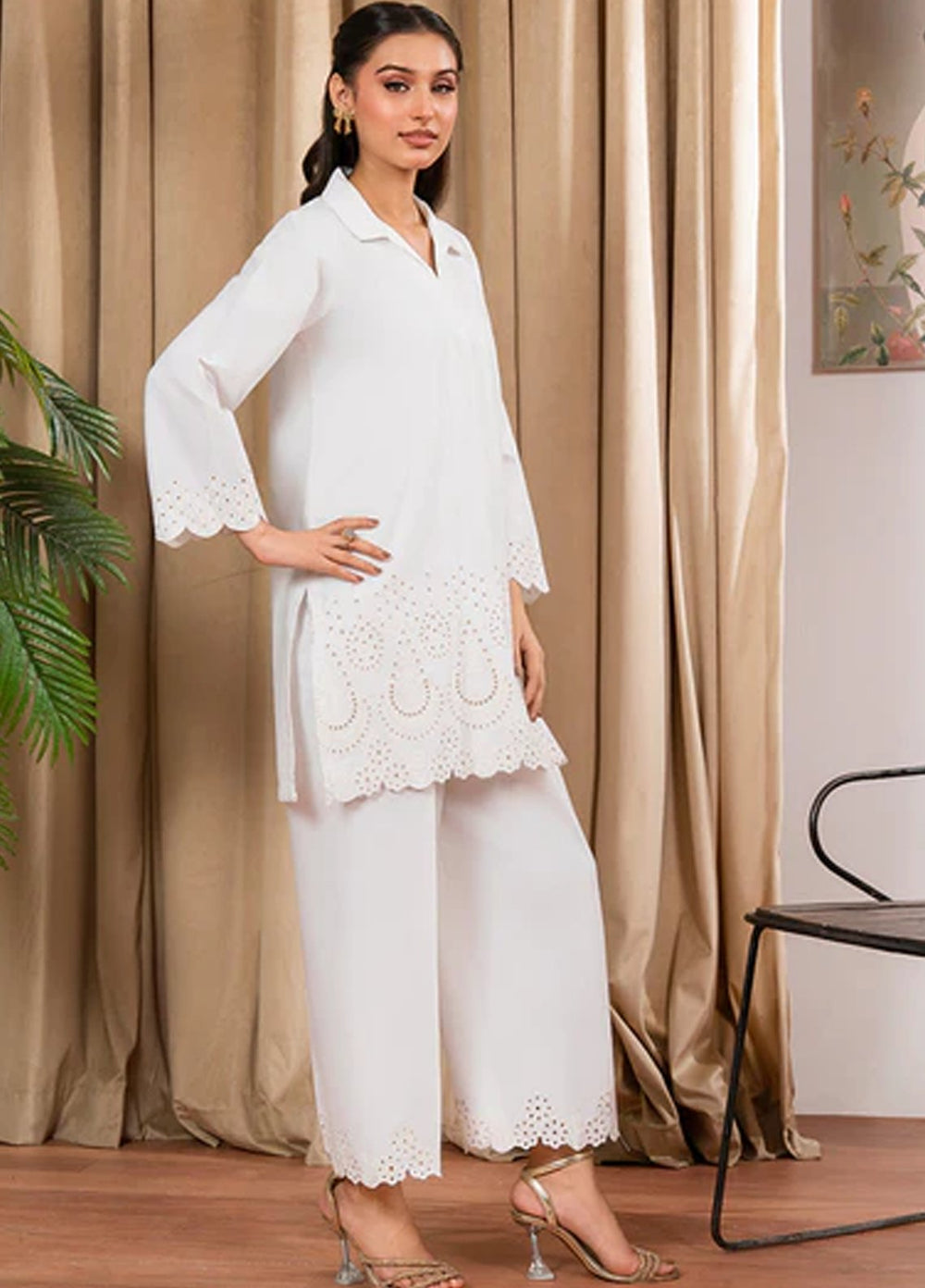 Meeral Pret Embroidered Lawn 2 Piece Suit COR-011