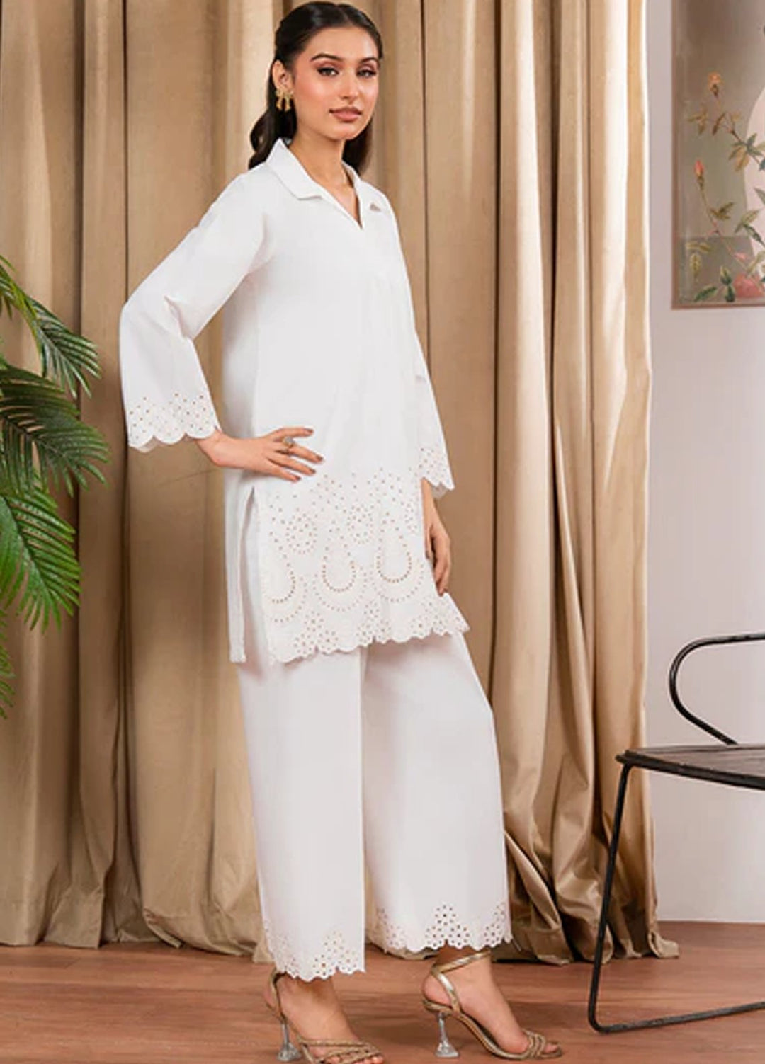 Meeral Pret Embroidered Lawn 2 Piece Suit COR-011