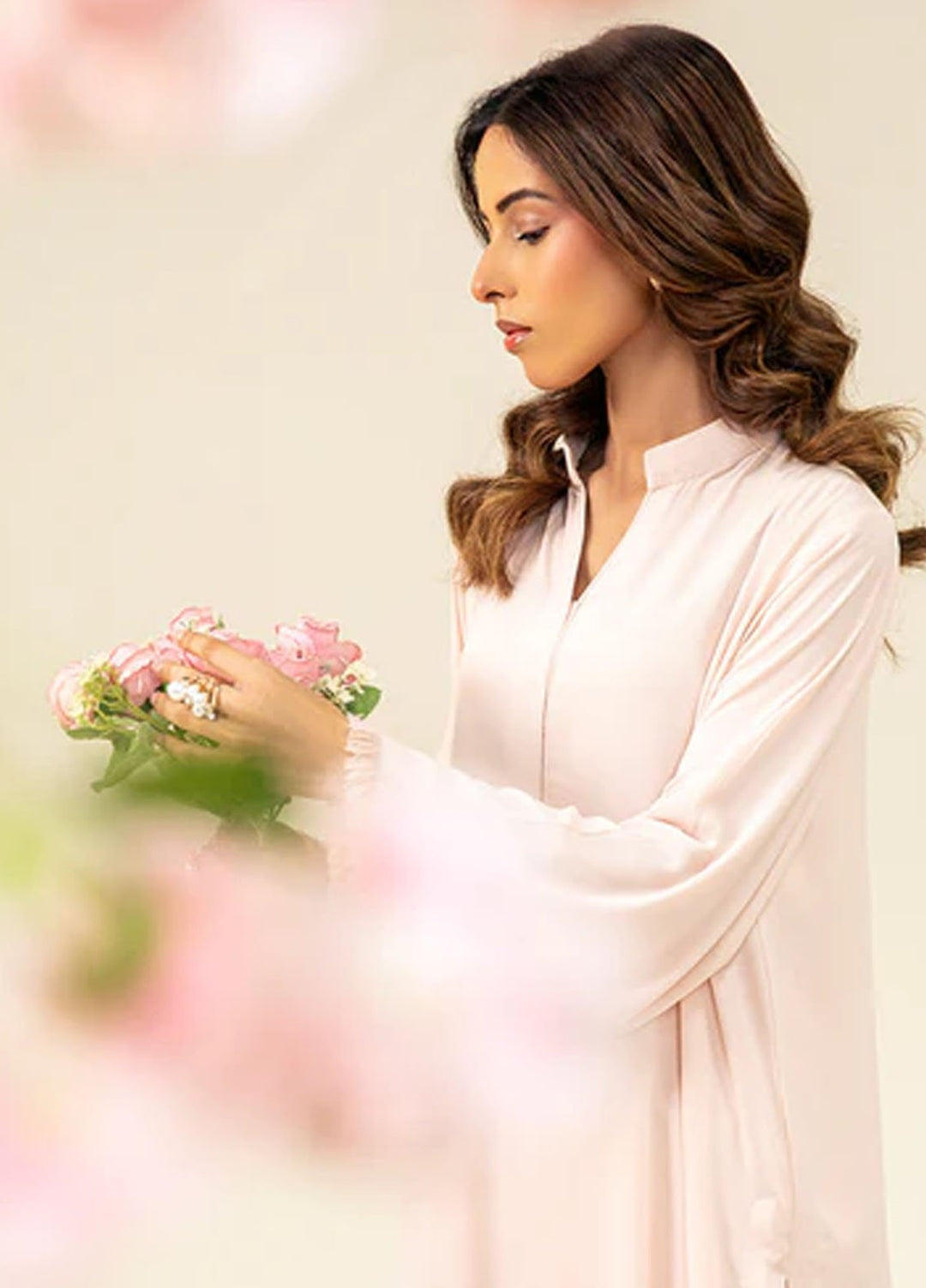 Meeral Pret Plain Lawn 2 Piece Suit SOL-001