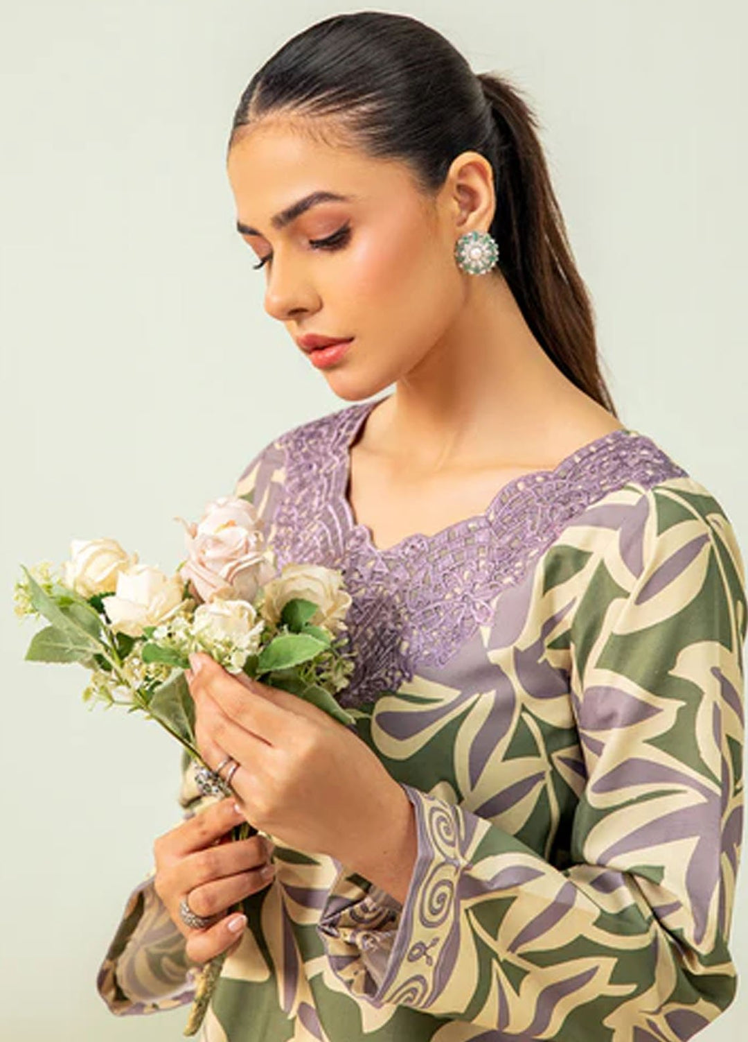 Meeral Pret Printed Lawn 2 Piece Suit MBC-0013