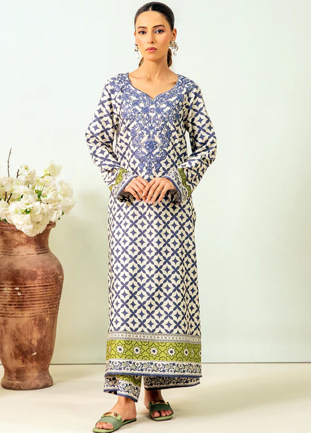 Meeral Pret Printed Lawn 2 Piece Suit MBC-0016